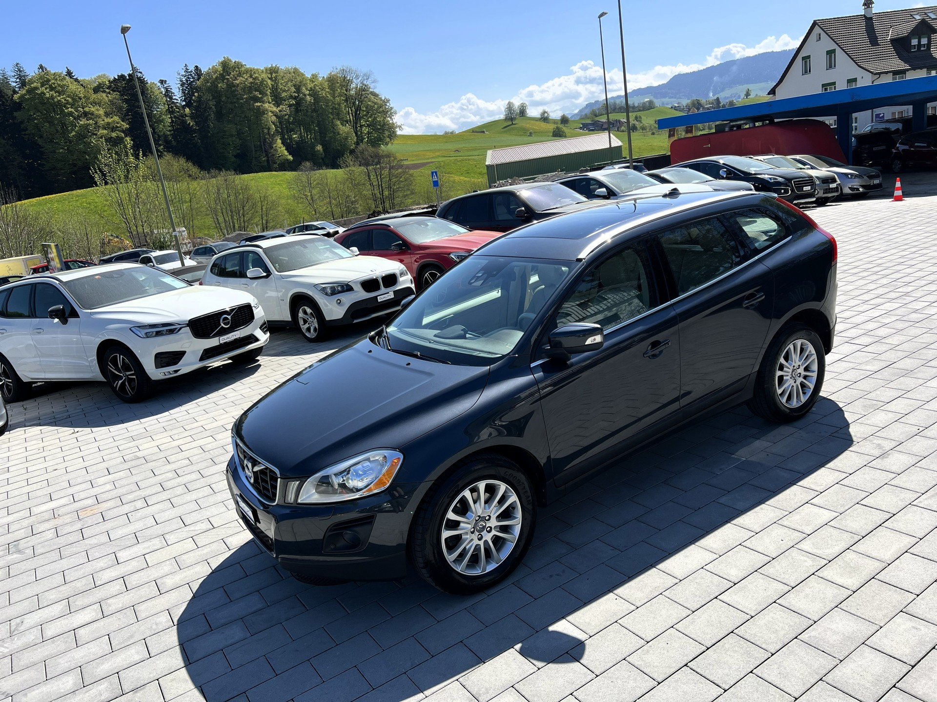 VOLVO XC60 D5 AWD Summum Geartronic-image-10