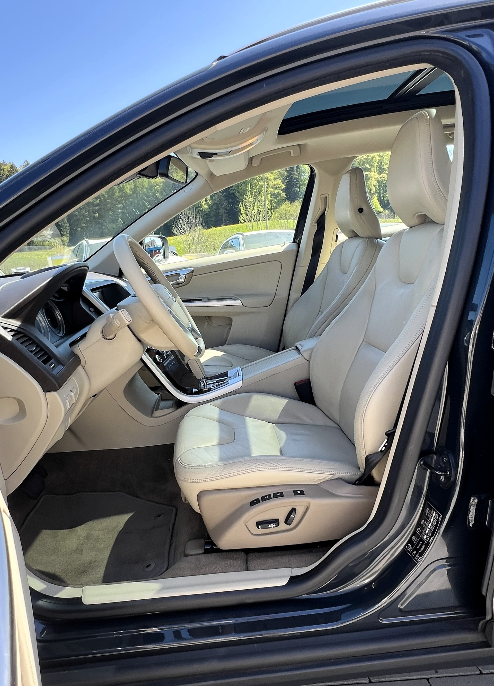 VOLVO XC60 D5 AWD Summum Geartronic-image-19