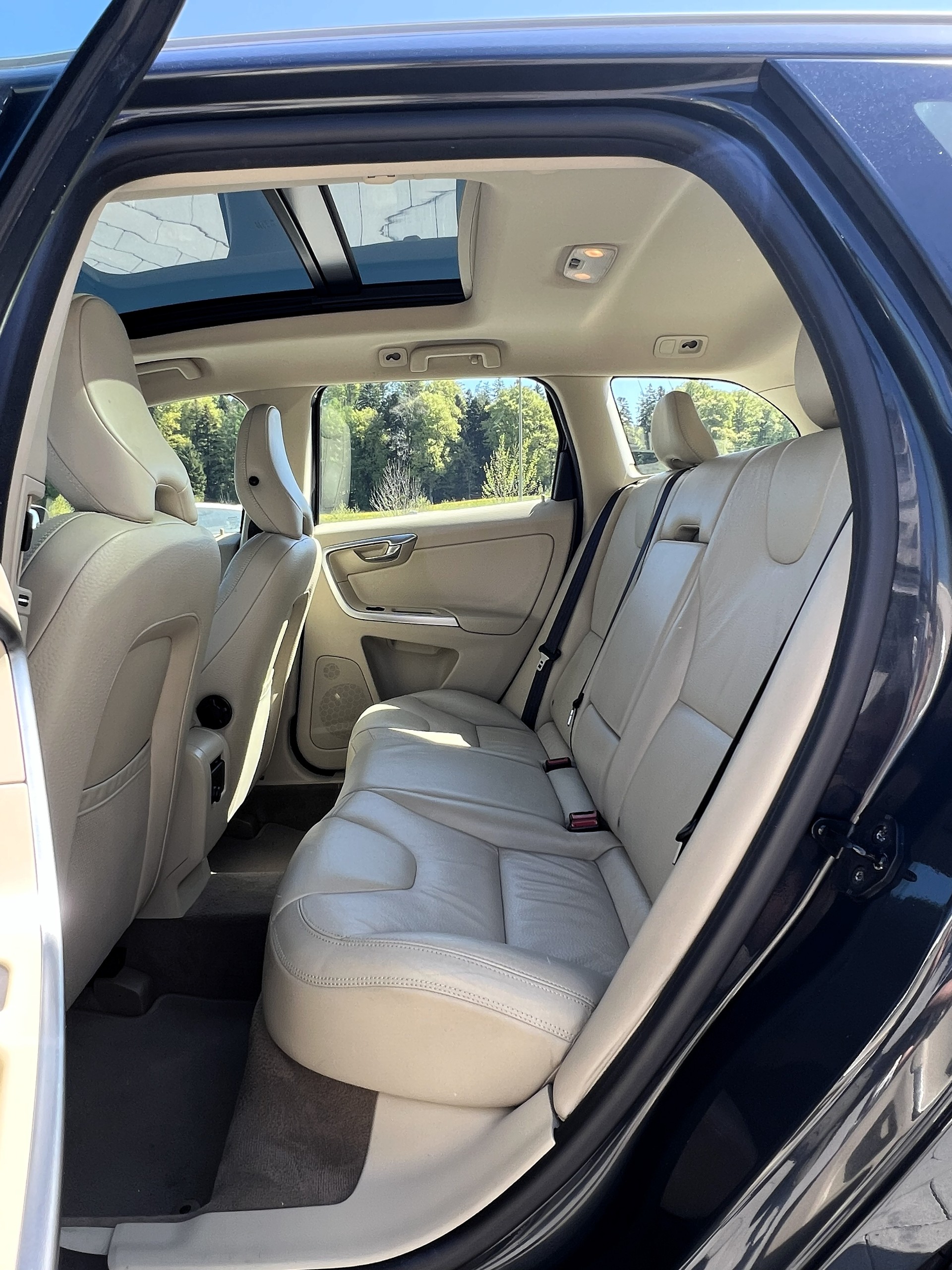VOLVO XC60 D5 AWD Summum Geartronic-image-13