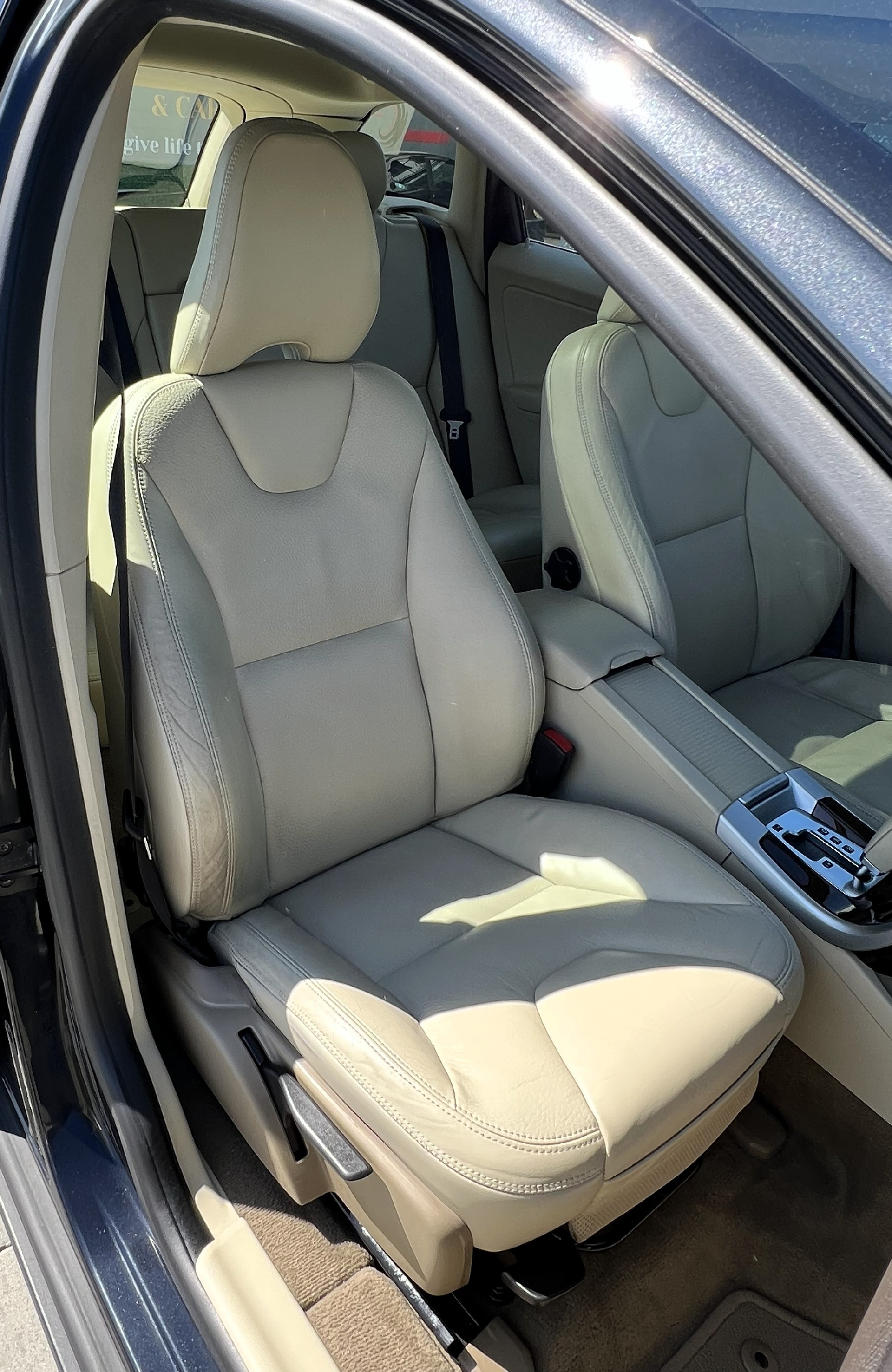 VOLVO XC60 D5 AWD Summum Geartronic-image-15