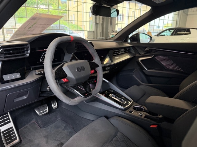 AUDI RS3 SB 2.5 TSI quattro-image-9