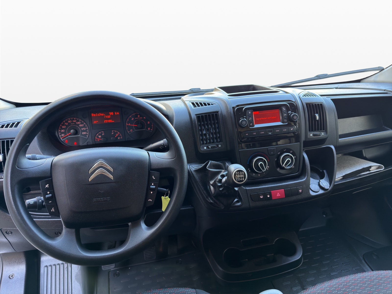 CITROEN Jumper 30 2.2 BlueHDi 120 Swiss Edition L1H1-image-11