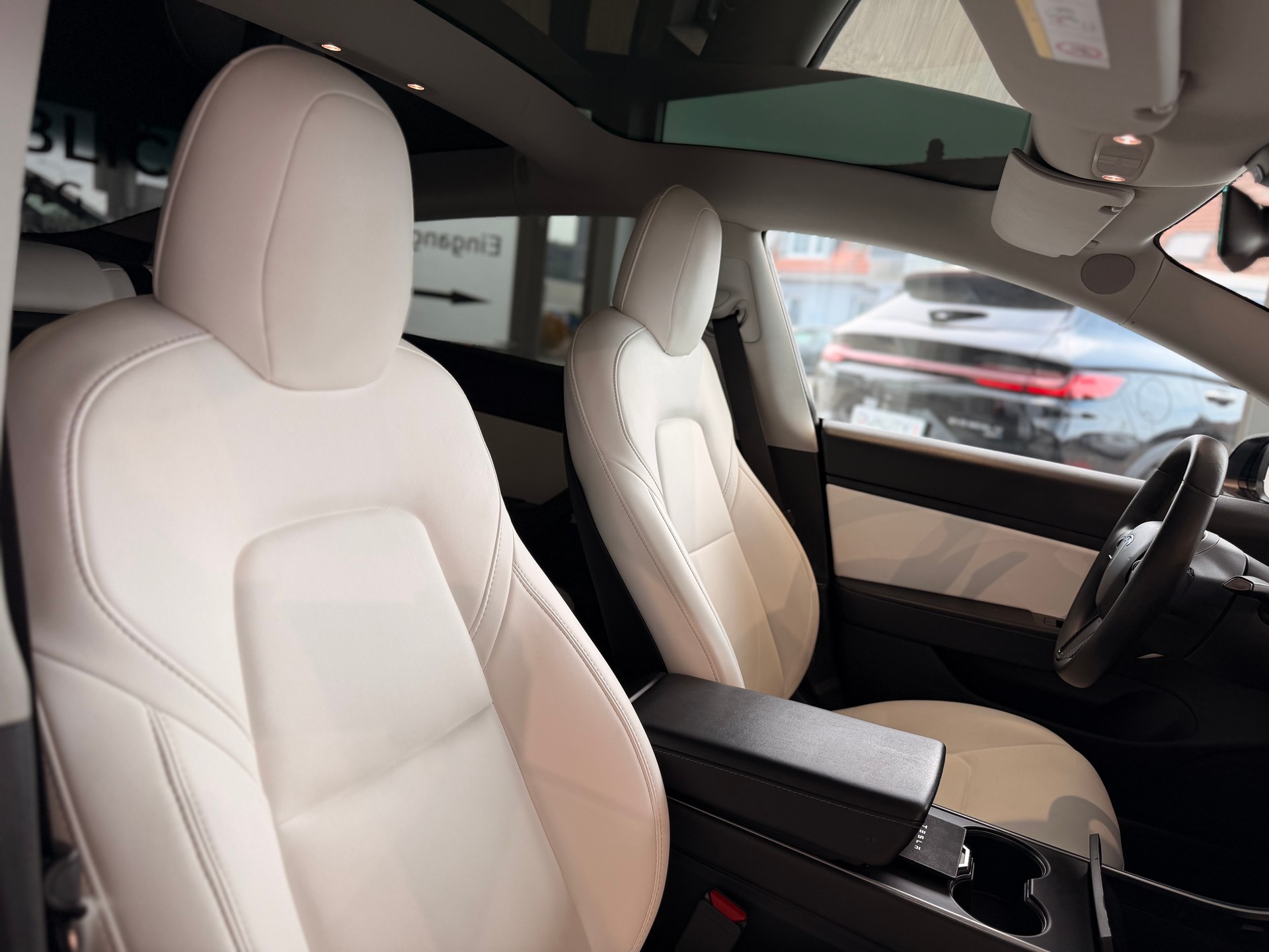 TESLA Model 3 Performance Dual Motor AWD-image-24