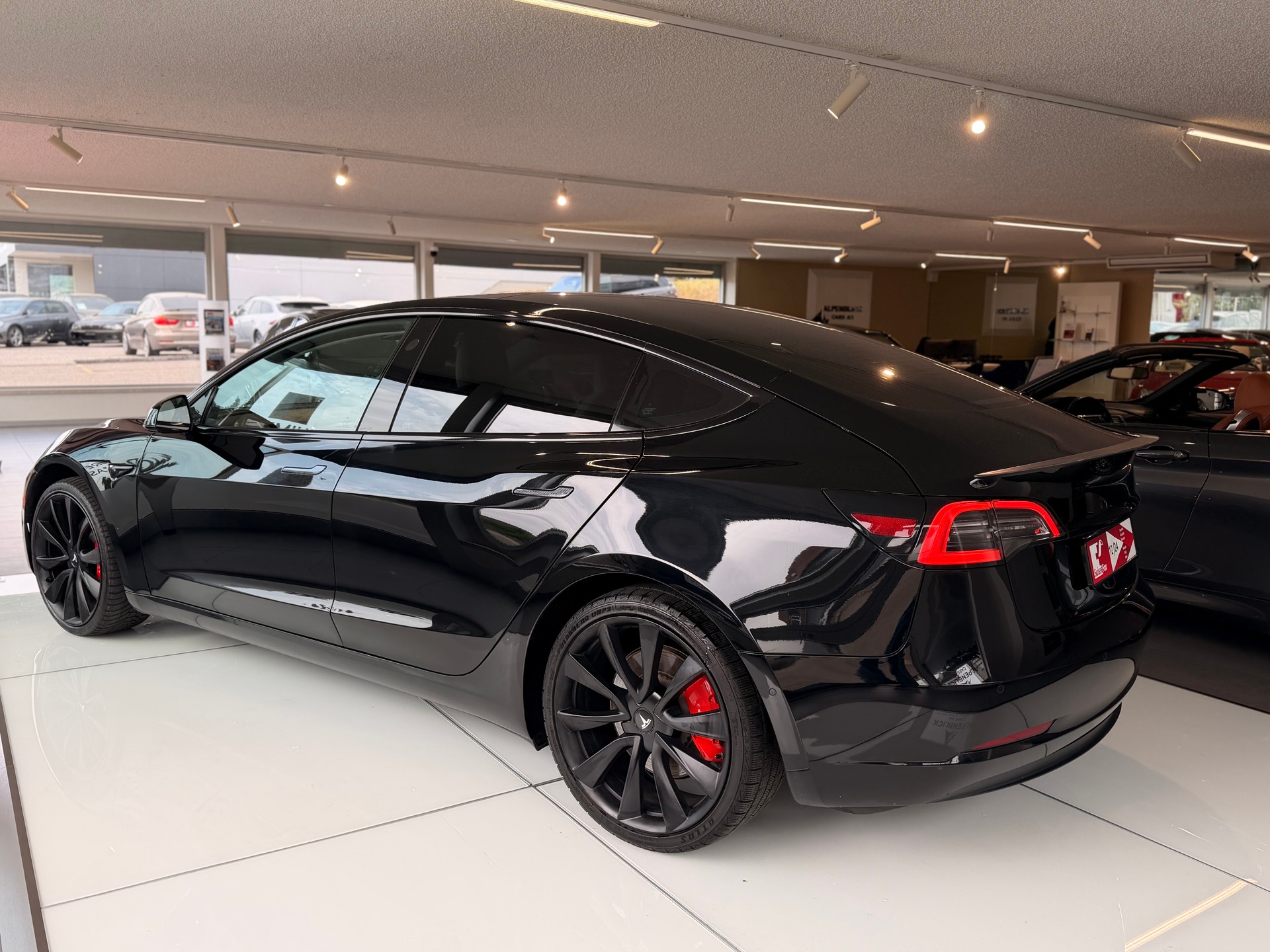 TESLA Model 3 Performance Dual Motor AWD-image-11