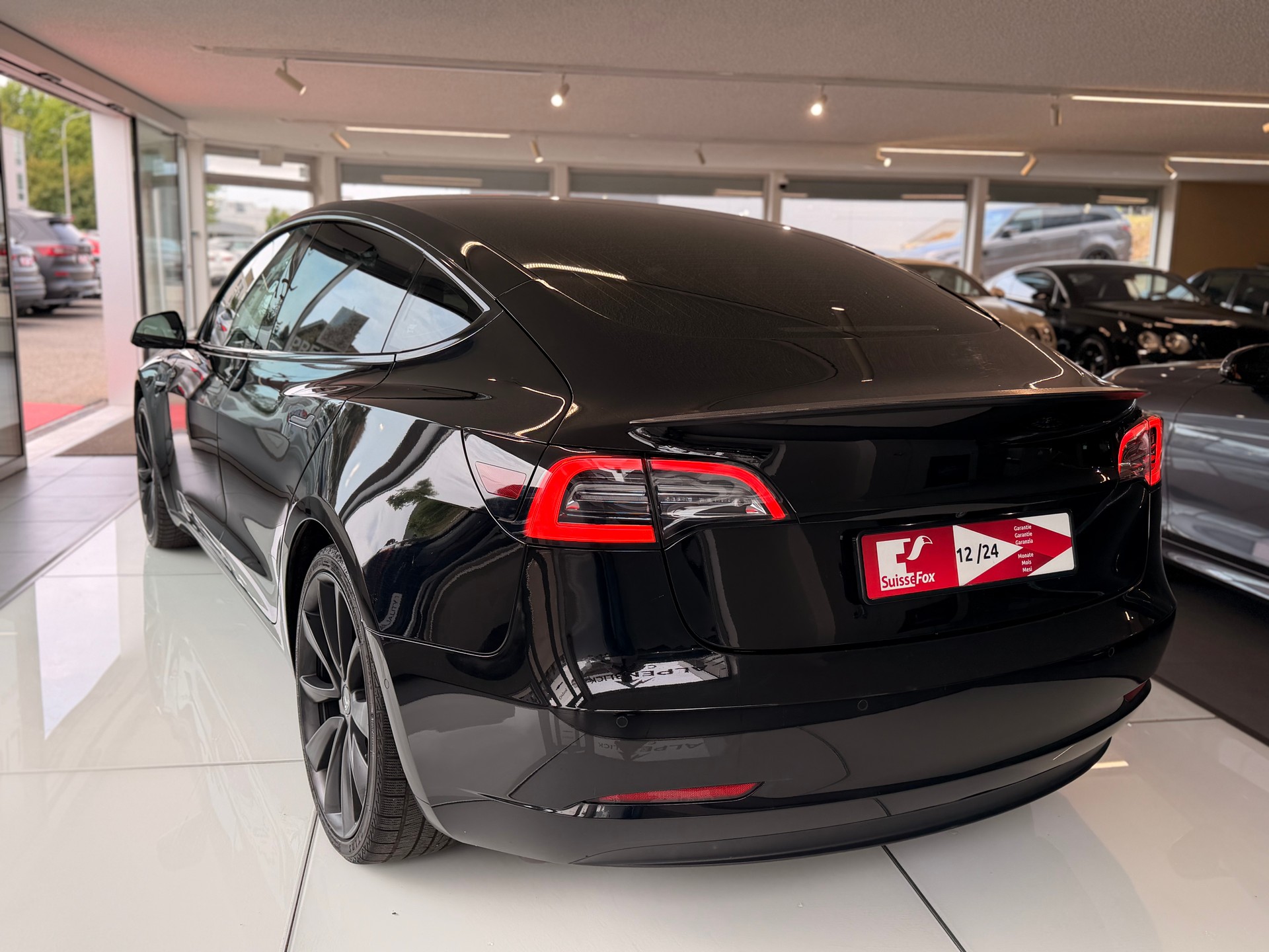 TESLA Model 3 Performance Dual Motor AWD-image-10