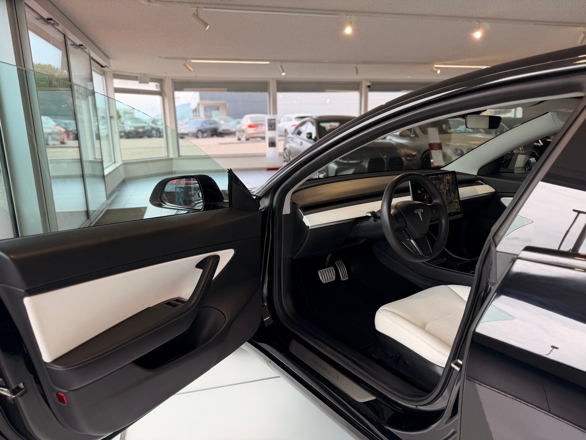 TESLA Model 3 Performance Dual Motor AWD-image-13