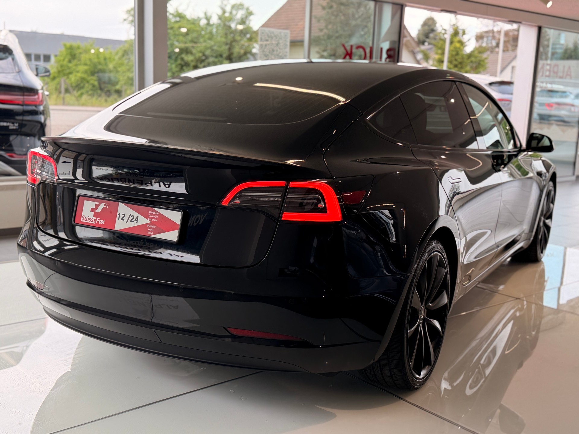 TESLA Model 3 Performance Dual Motor AWD-image-8
