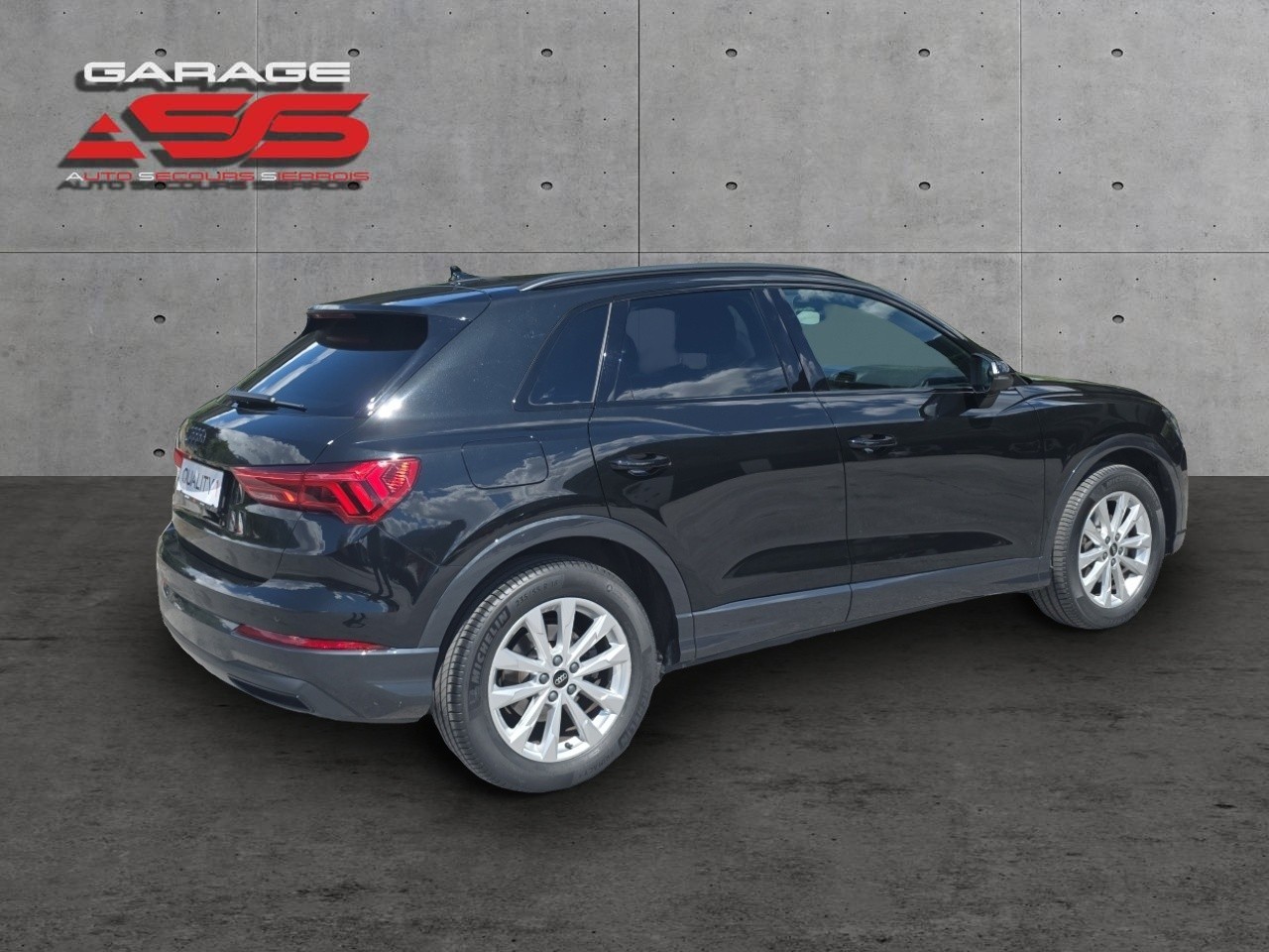 AUDI Q3 35 TFSI advanced Attraction S-tronic-showroom-element-1