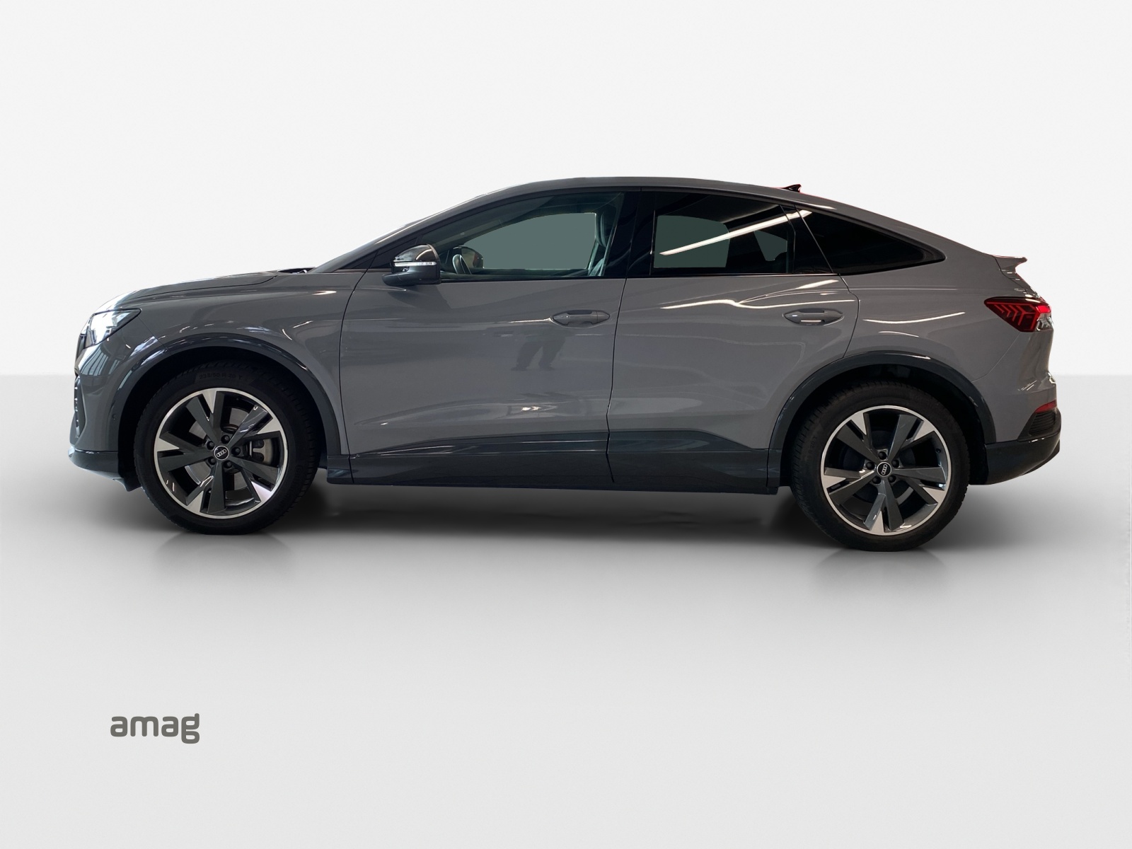 AUDI Q4 Sportback e-tron 40-showroom-element-1