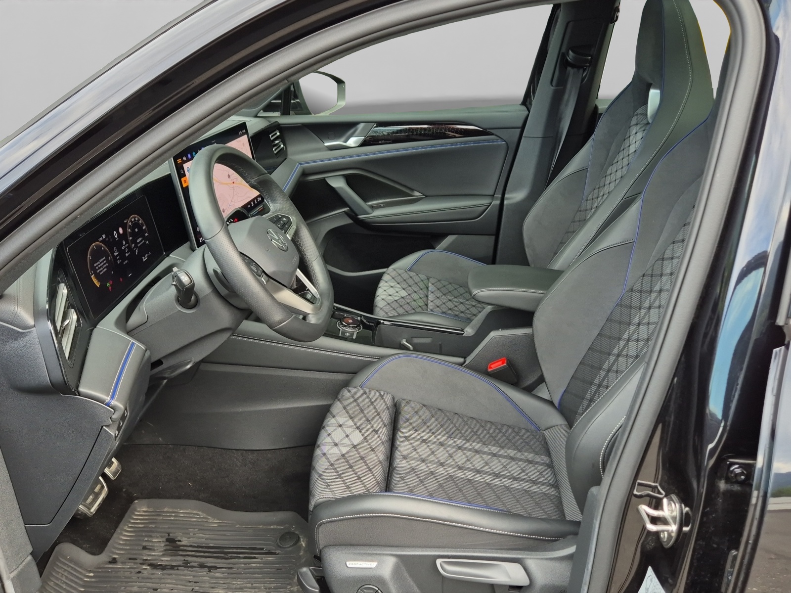 VW Tiguan 2.0 TDI SCR R-Line DSG 4motion-image-4