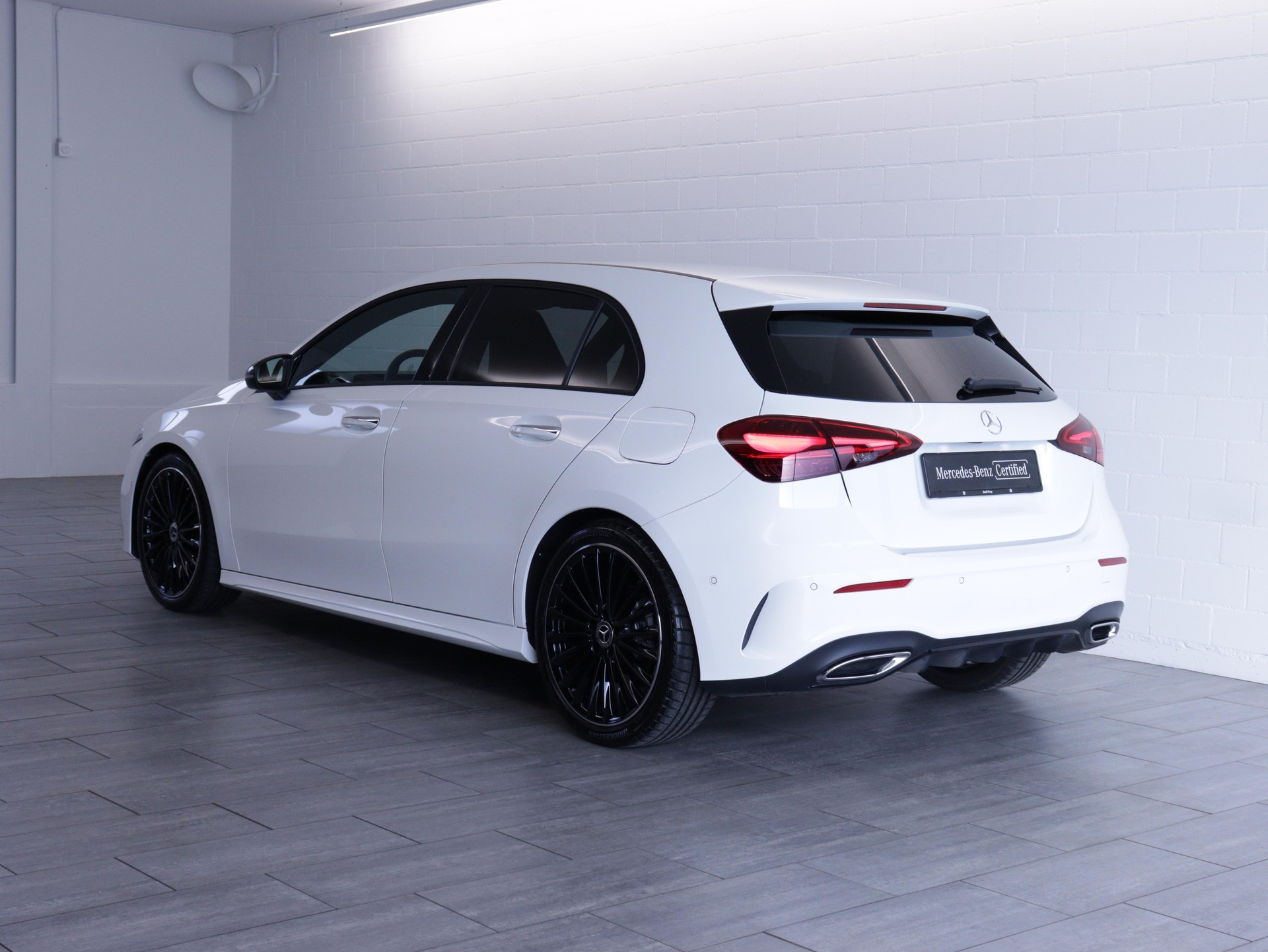 MERCEDES-BENZ A 180 AMG Line-image-3