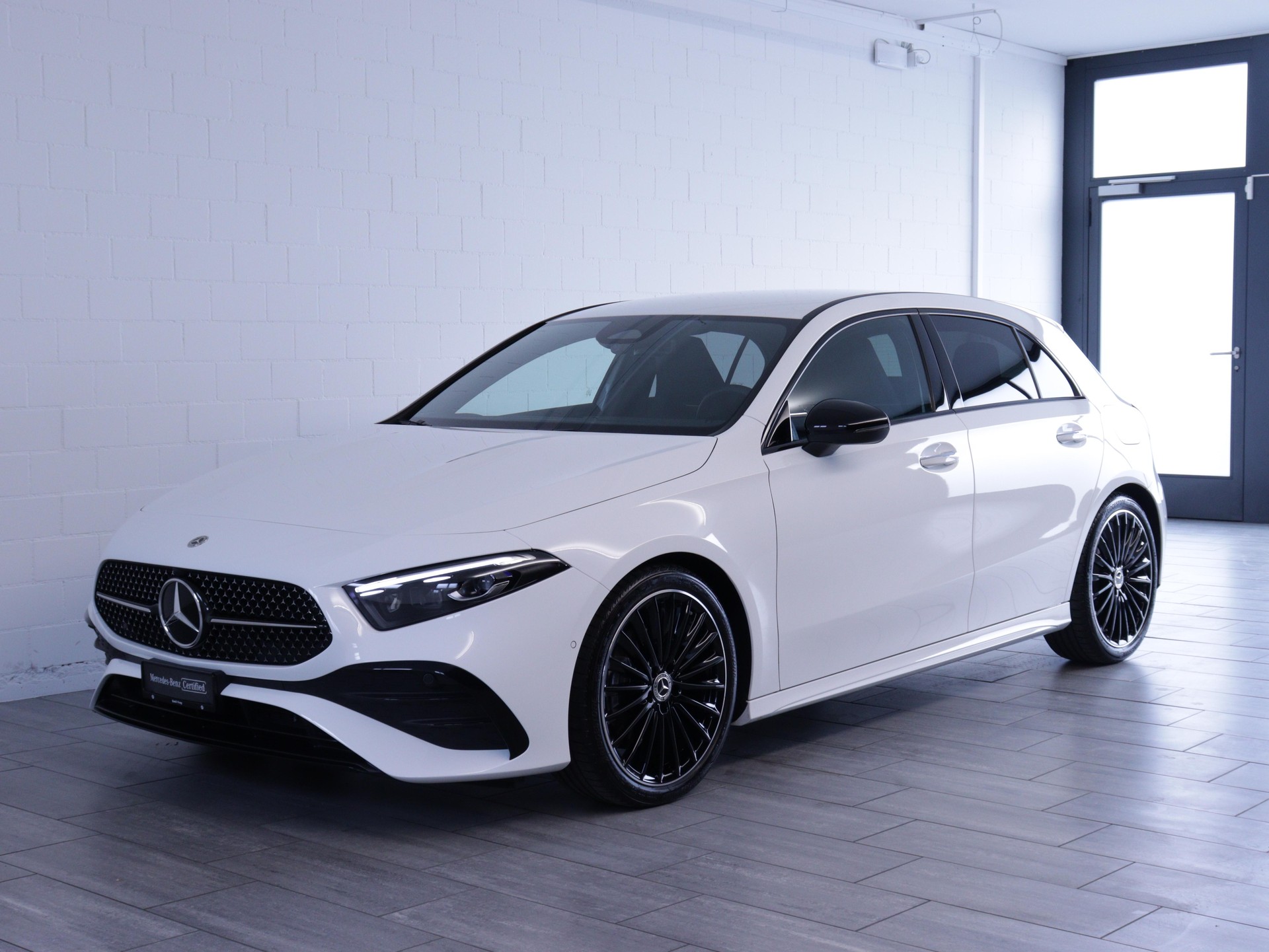 MERCEDES-BENZ A 180 AMG Line-image-0