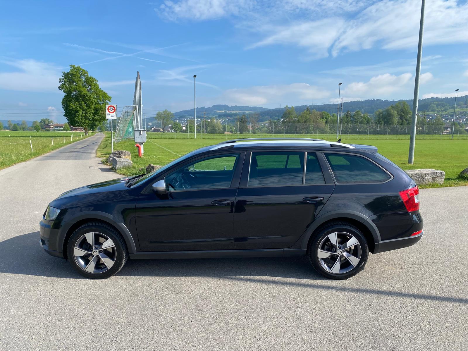 SKODA Octavia Combi 2.0 TDI Scout 4x4 DSG-image-4