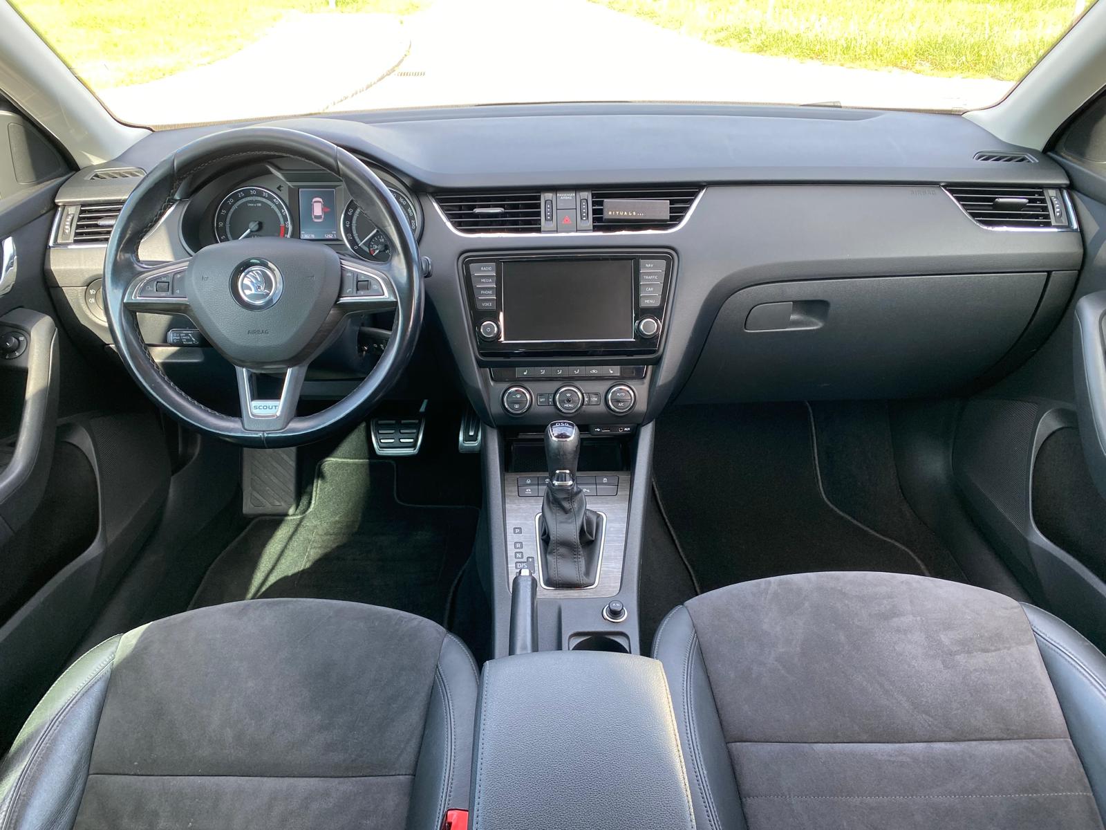 SKODA Octavia Combi 2.0 TDI Scout 4x4 DSG-image-8