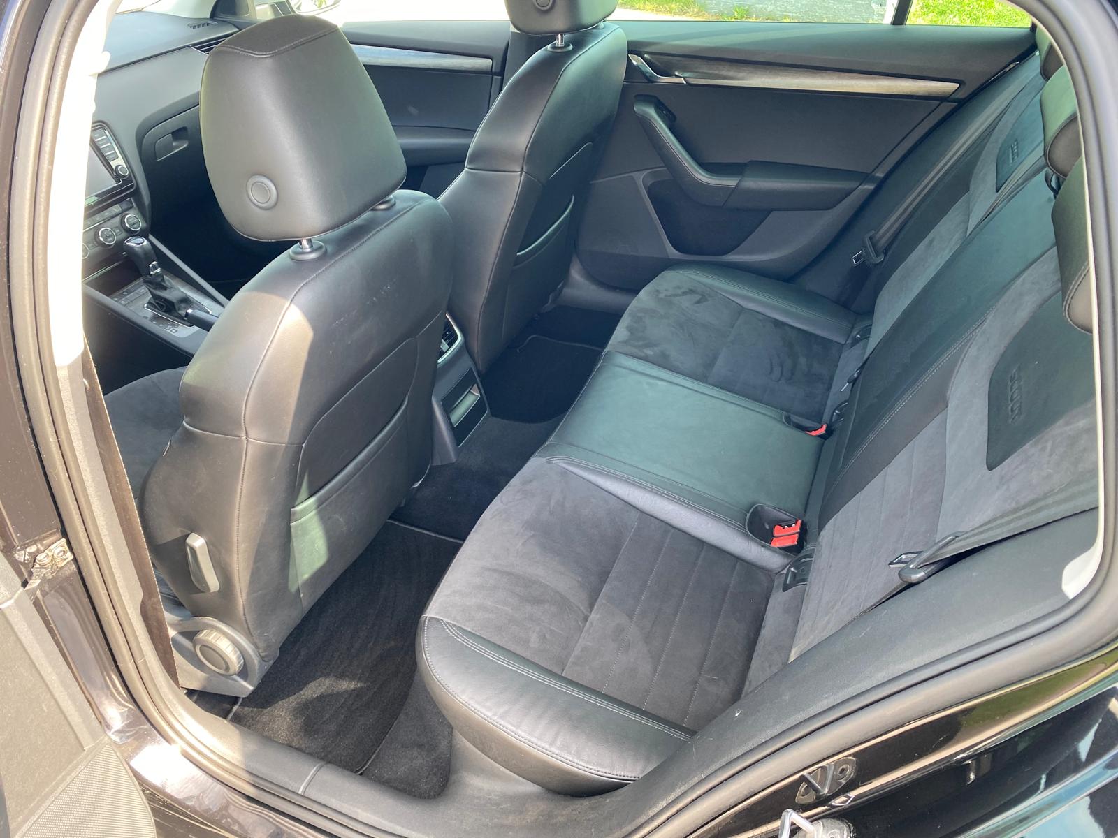 SKODA Octavia Combi 2.0 TDI Scout 4x4 DSG-image-11