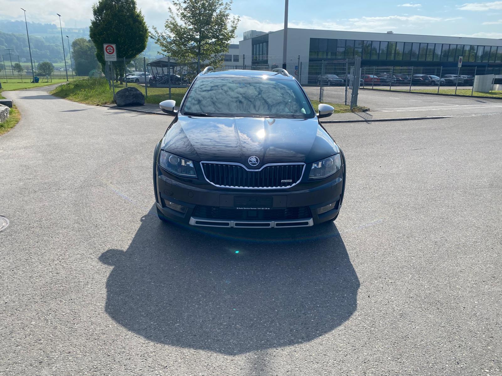 SKODA Octavia Combi 2.0 TDI Scout 4x4 DSG-image-7