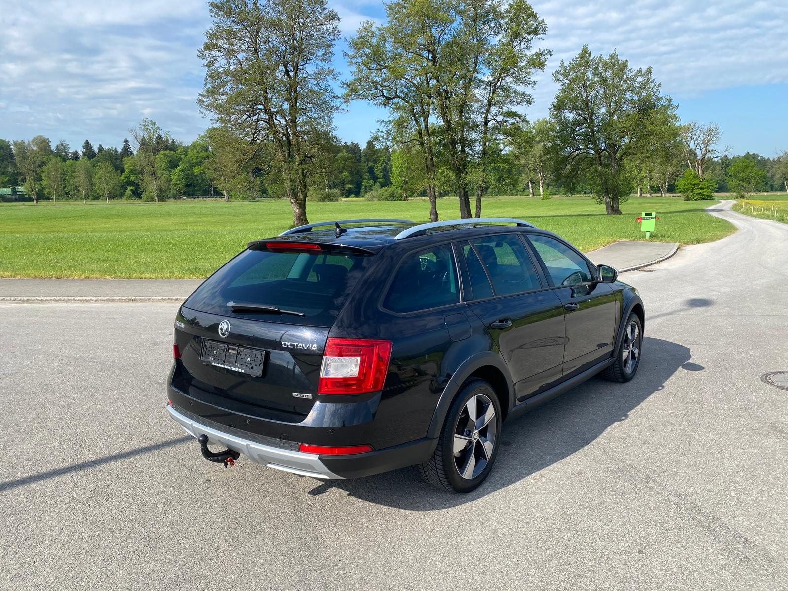 SKODA Octavia Combi 2.0 TDI Scout 4x4 DSG-image-2