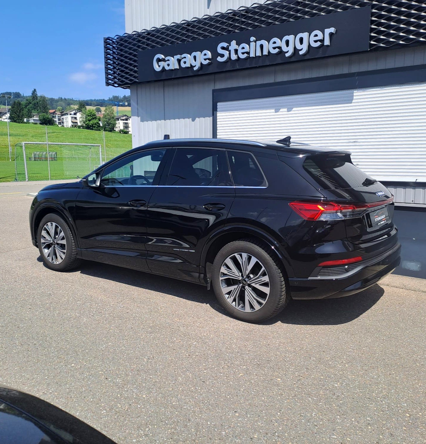 AUDI Q4 e-tron 50 quattro-image-6