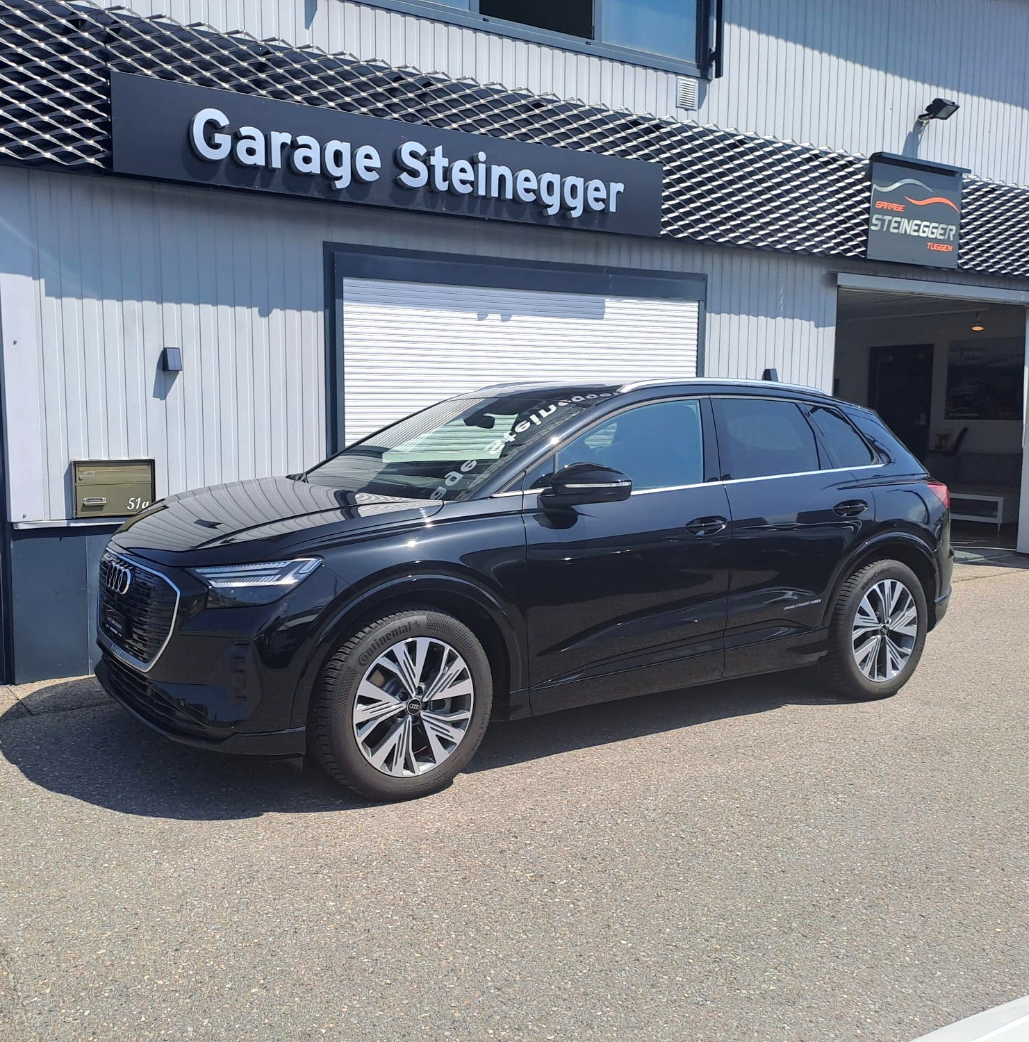 AUDI Q4 e-tron 50 quattro-image-3