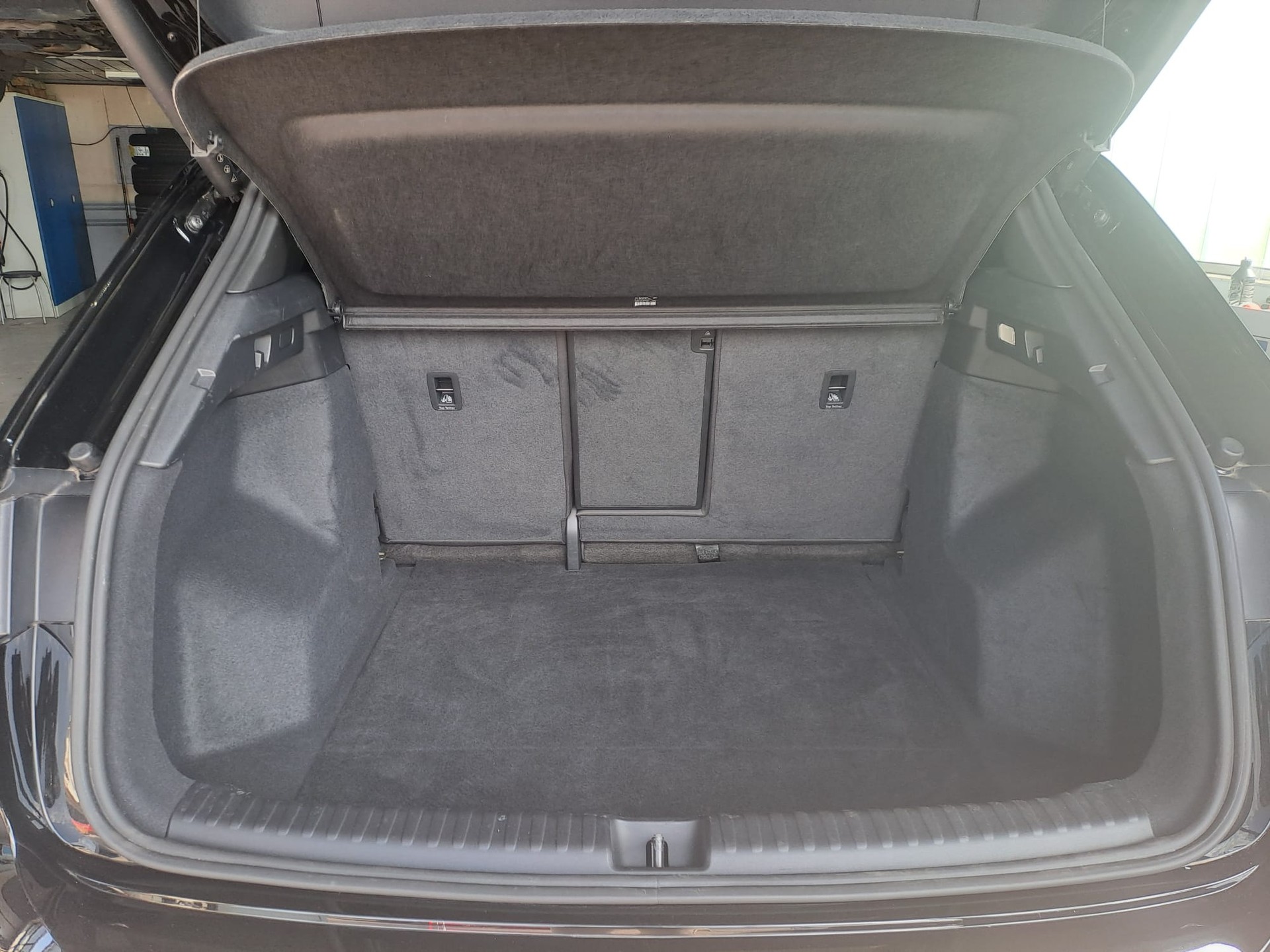 AUDI Q4 e-tron 50 quattro-image-8