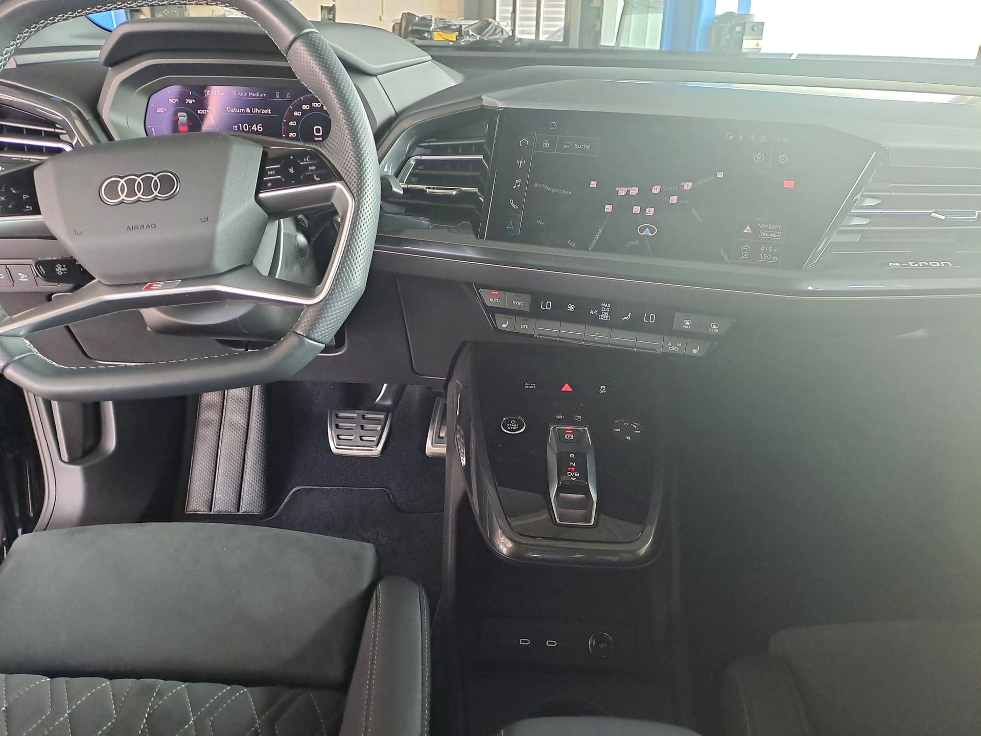 AUDI Q4 e-tron 50 quattro-image-12
