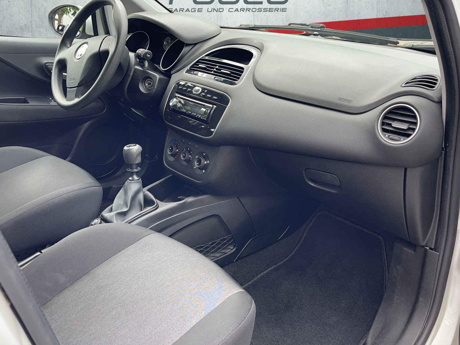 FIAT Punto 1.2 Pop Star-image-9