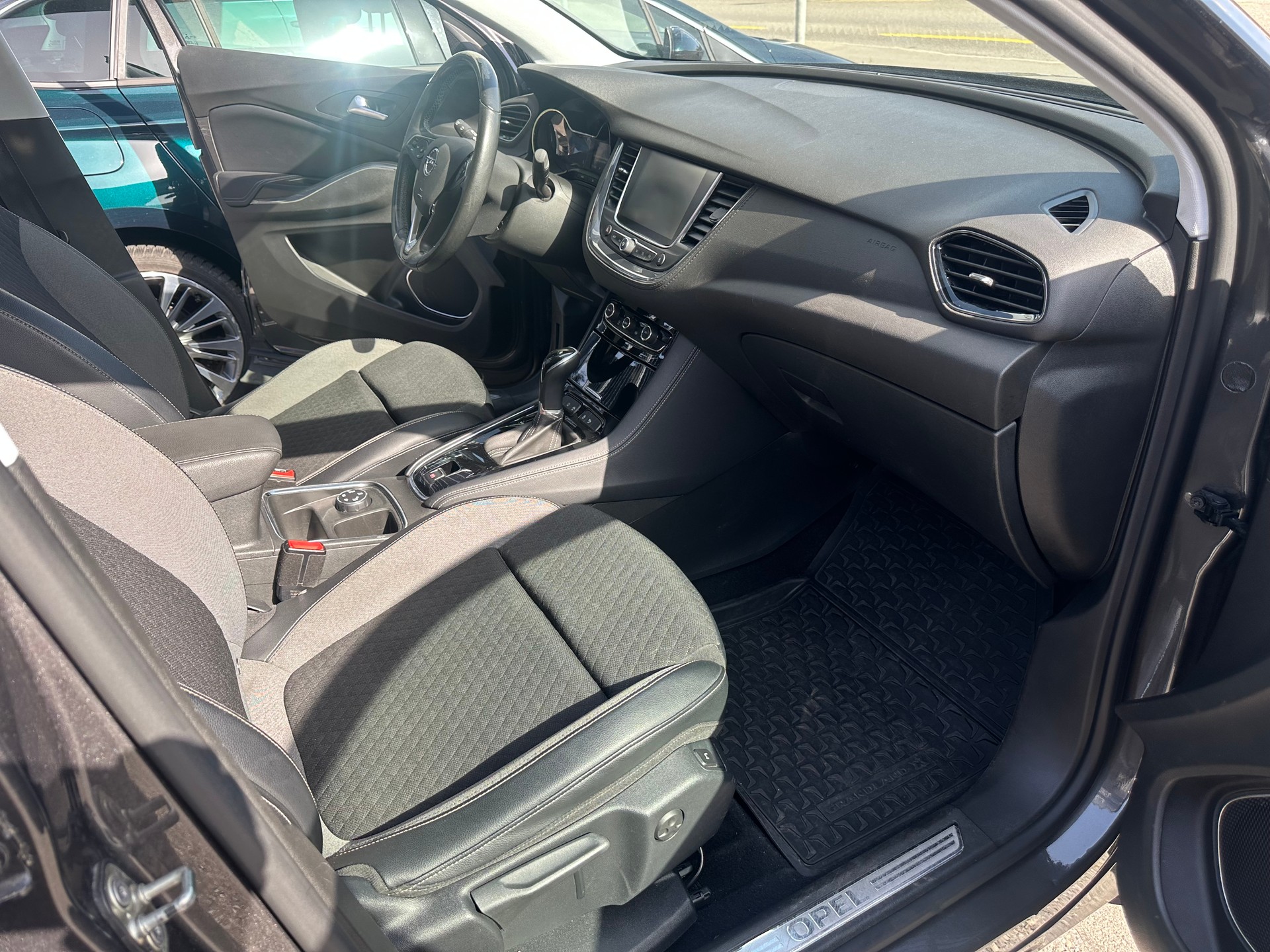 OPEL Grandland X 1.2i TP 120 Years Edition Automatik-image-10