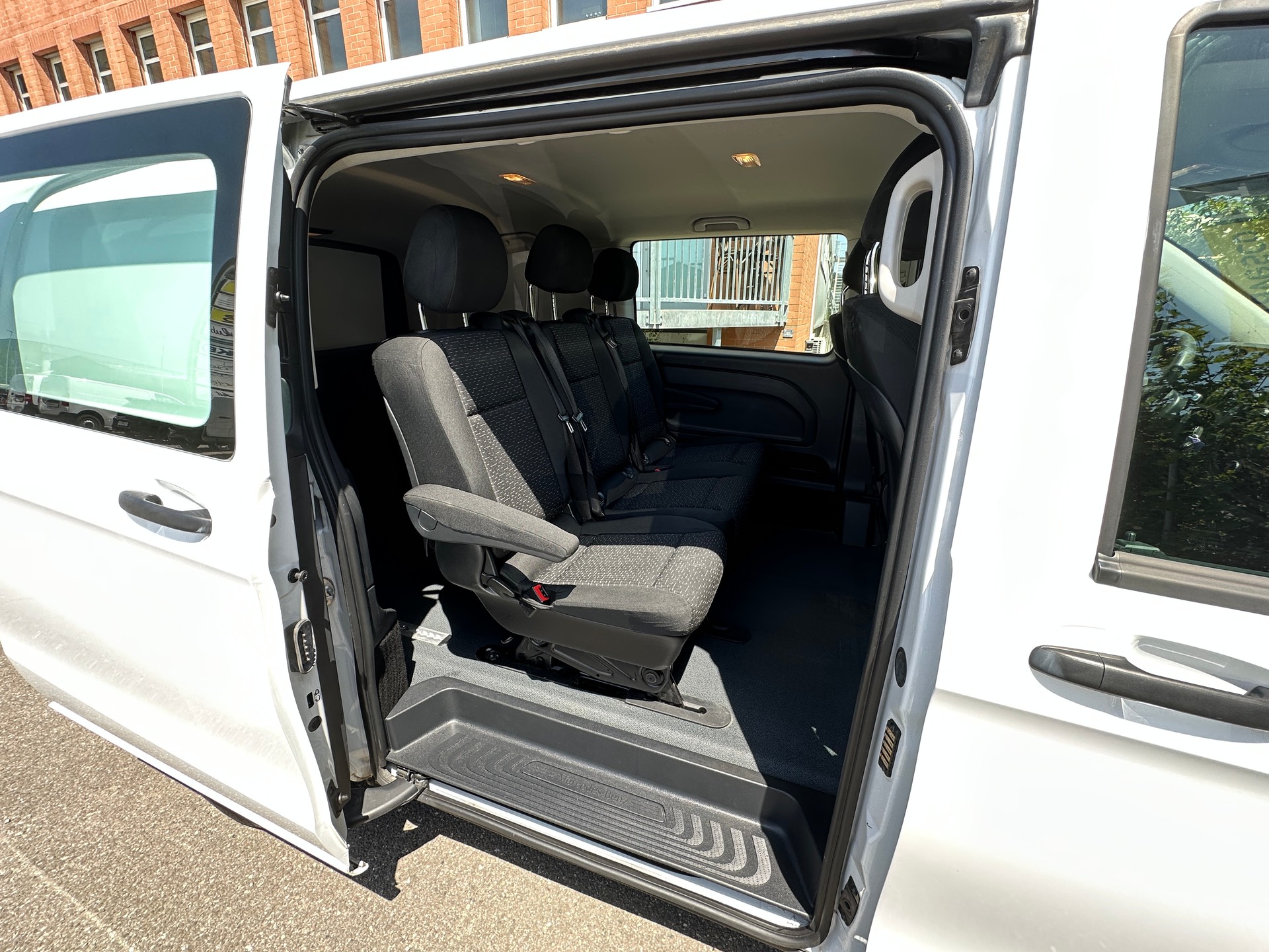 MERCEDES-BENZ Vito 114 CDI Mixto 9G-Tronic-image-11