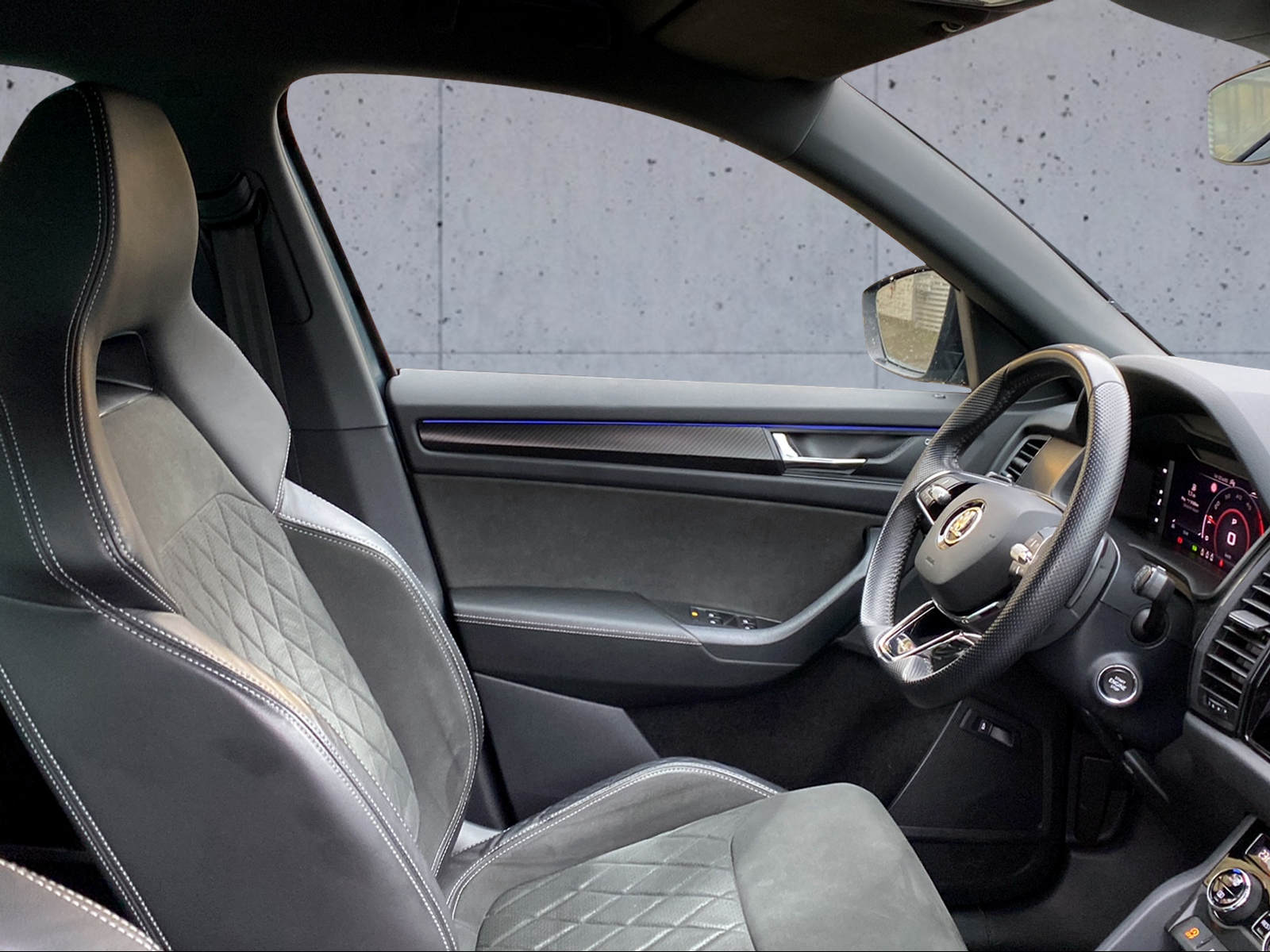 SKODA Kodiaq 2.0 TDI SCR SportLine 4x4 DSG-image-8