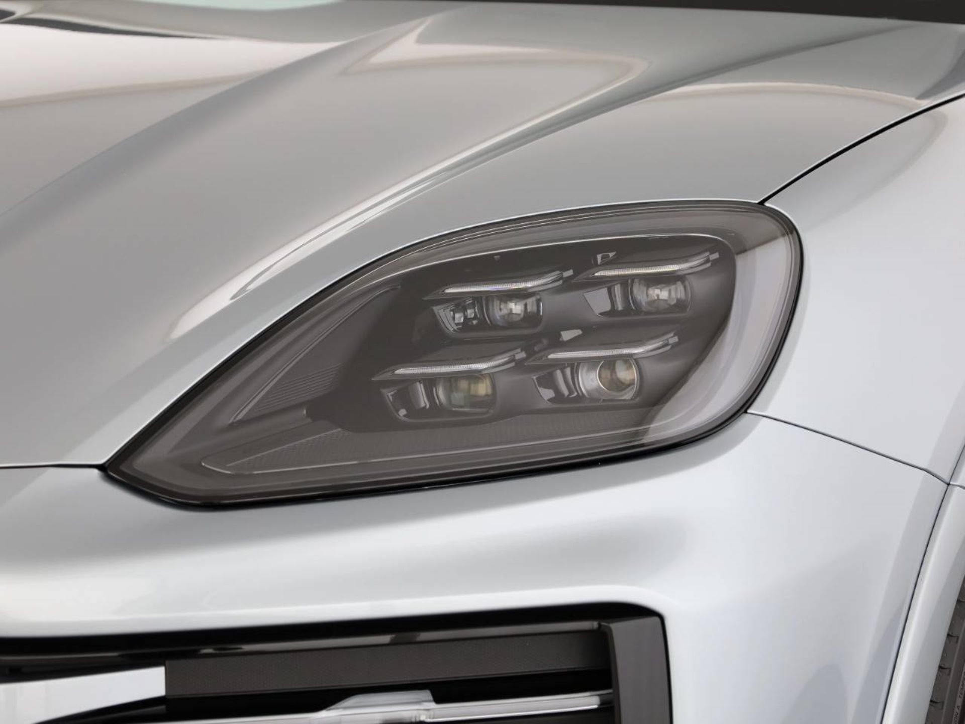 PORSCHE Cayenne E-Hybrid Coupé Black Edition-image-7