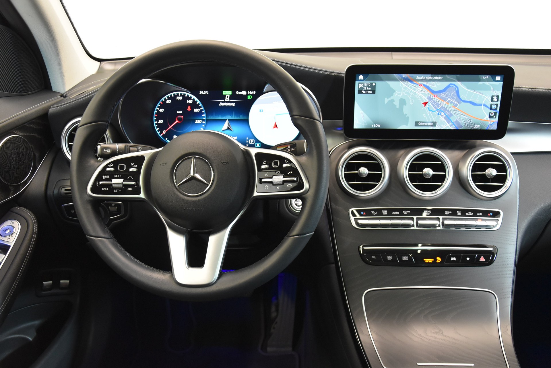 MERCEDES-BENZ GLC 300 e 4Matic 9G-Tronic-image-4