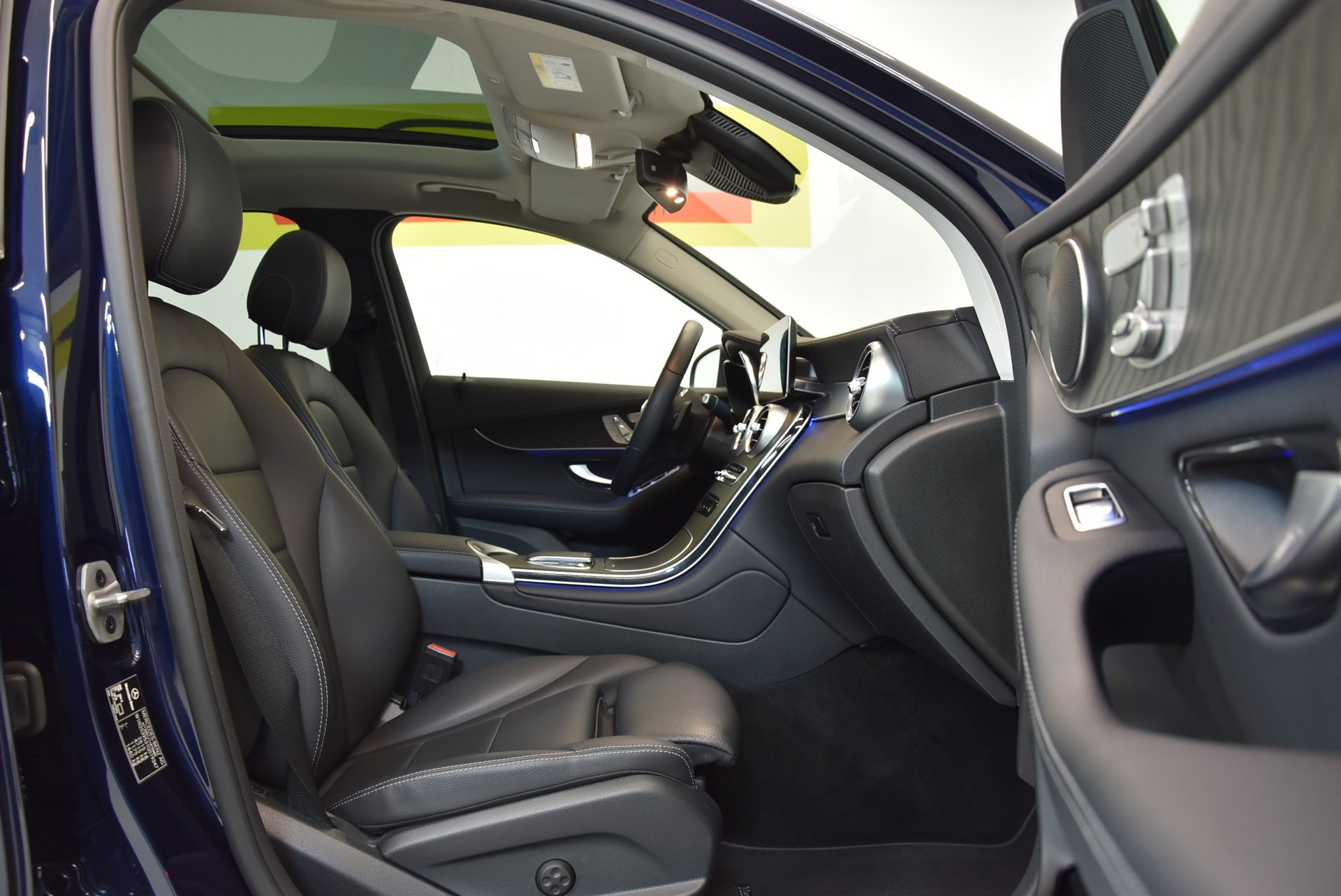 MERCEDES-BENZ GLC 300 e 4Matic 9G-Tronic-image-3