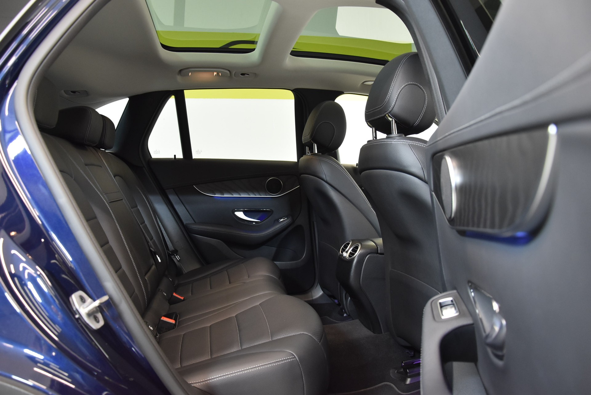 MERCEDES-BENZ GLC 300 e 4Matic 9G-Tronic-image-5