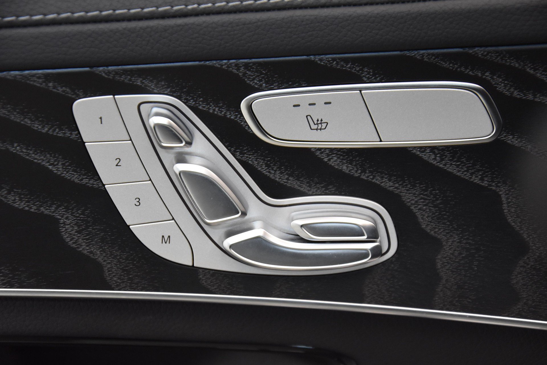 MERCEDES-BENZ GLC 300 e 4Matic 9G-Tronic-image-7