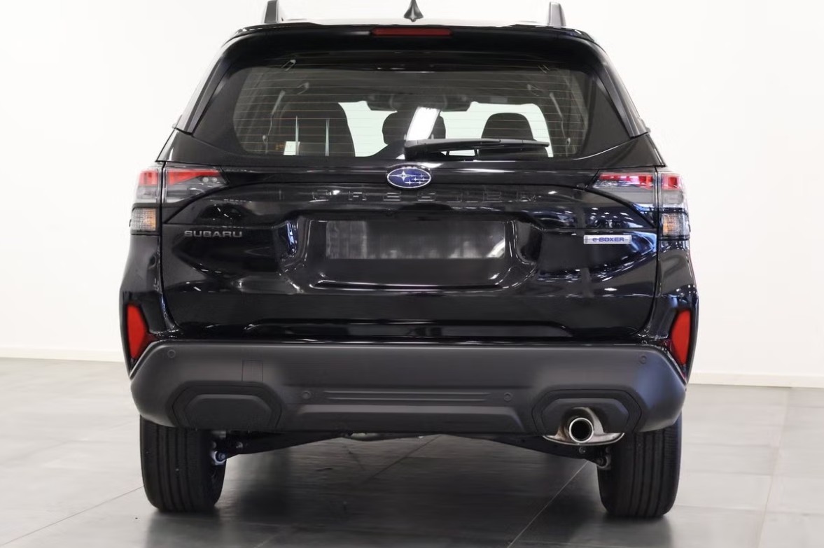SUBARU Forester 2.0i e-Boxer Advantage Lineartronic-showroom-element-1