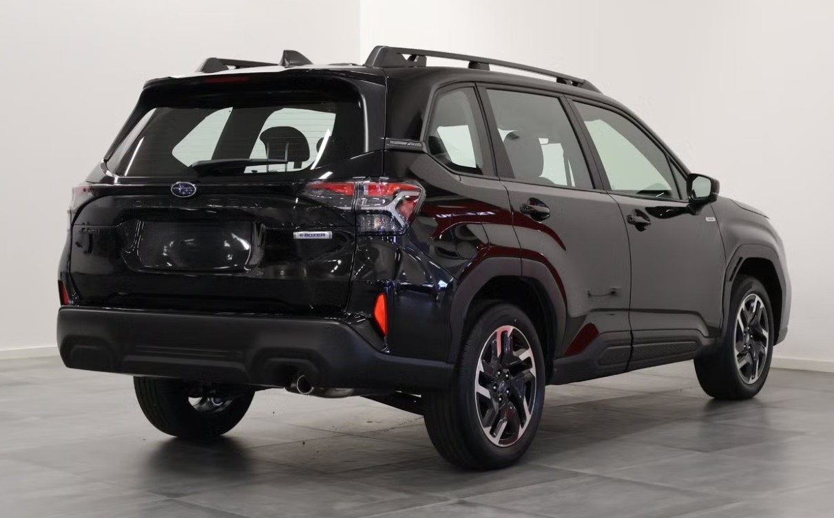 SUBARU Forester 2.0i e-Boxer Advantage Lineartronic-showroom-element-2