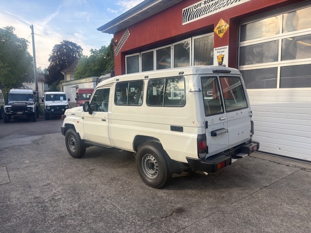 TOYOTA GRJ 78 Buschtaxi-image-1