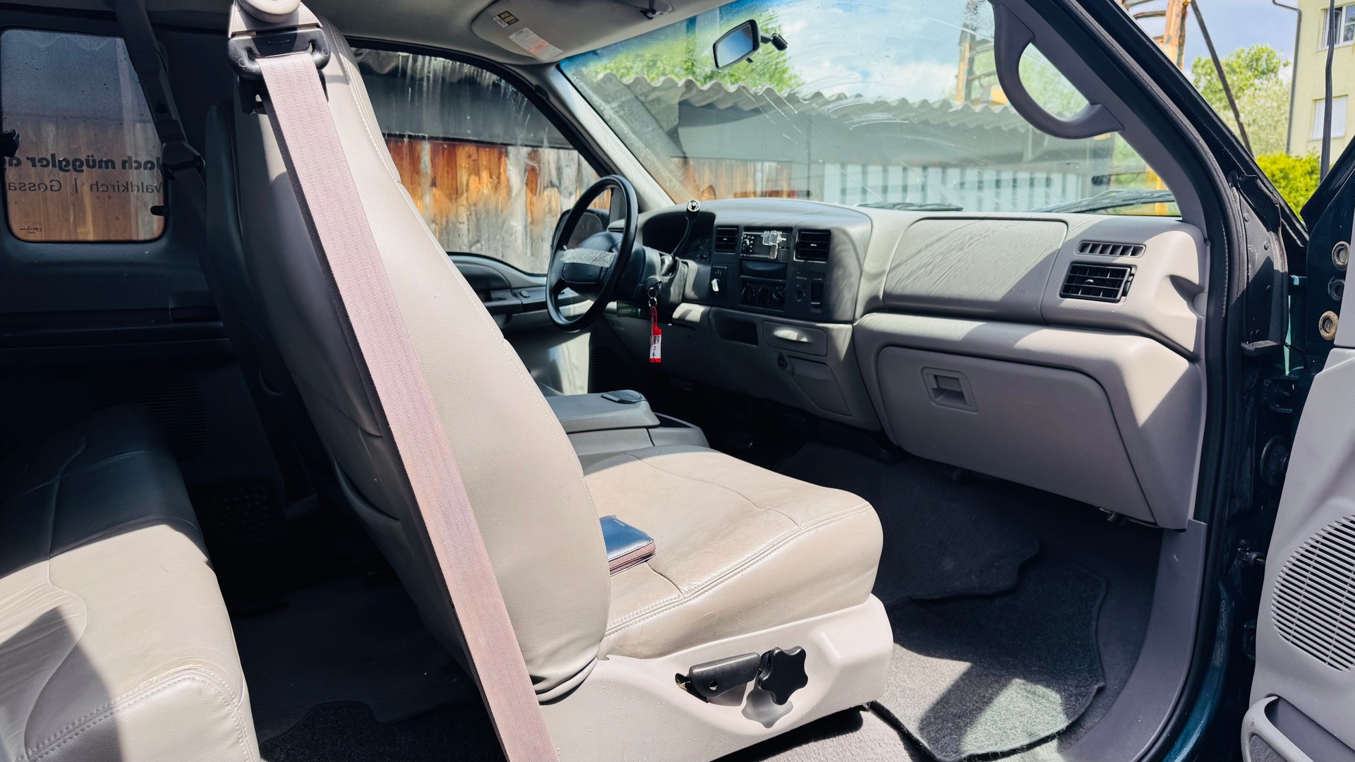 FORD F250 XLT-image-8
