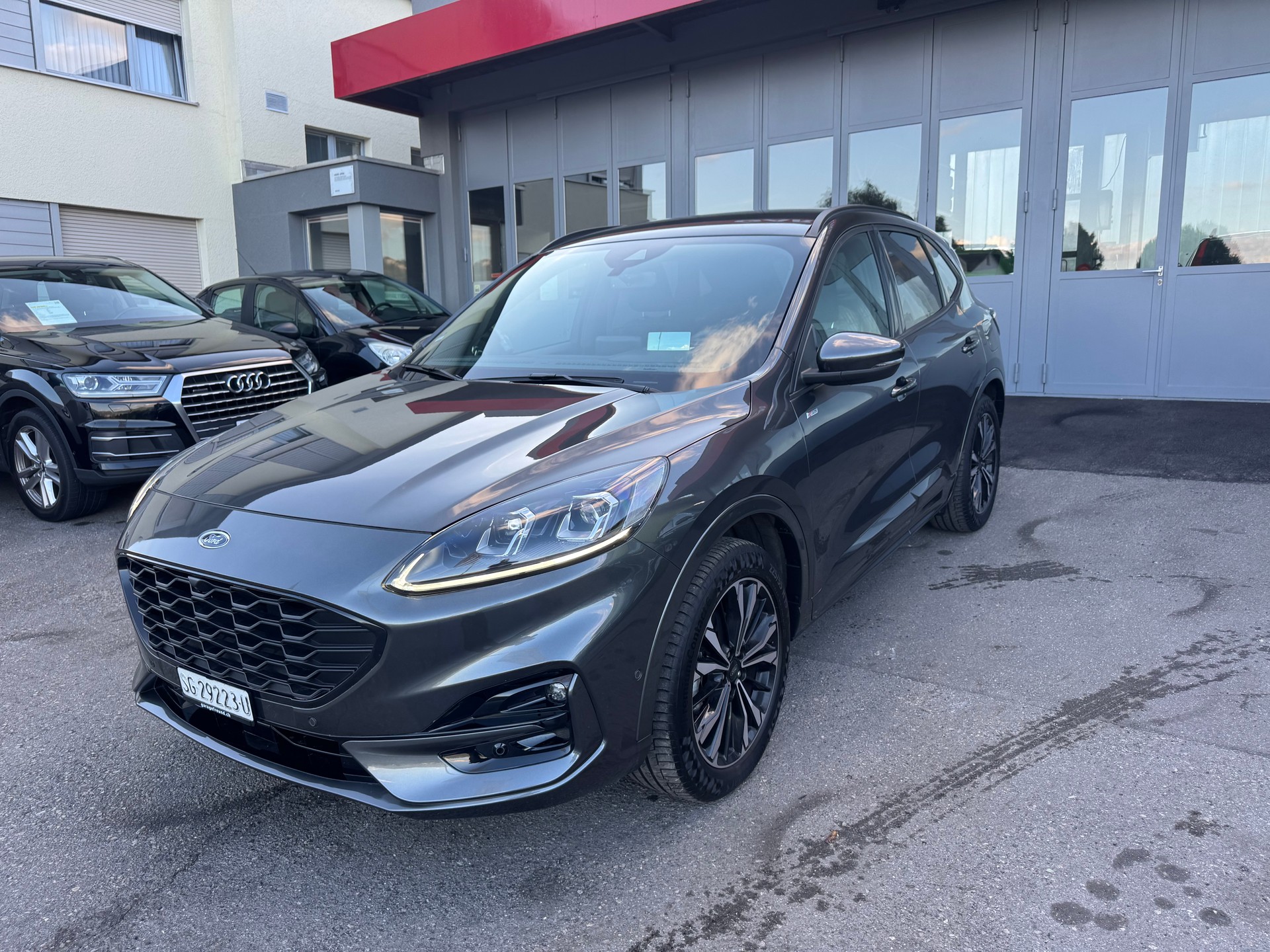 FORD Kuga 2.5 FHEV ST-Line X 4WD-image-3