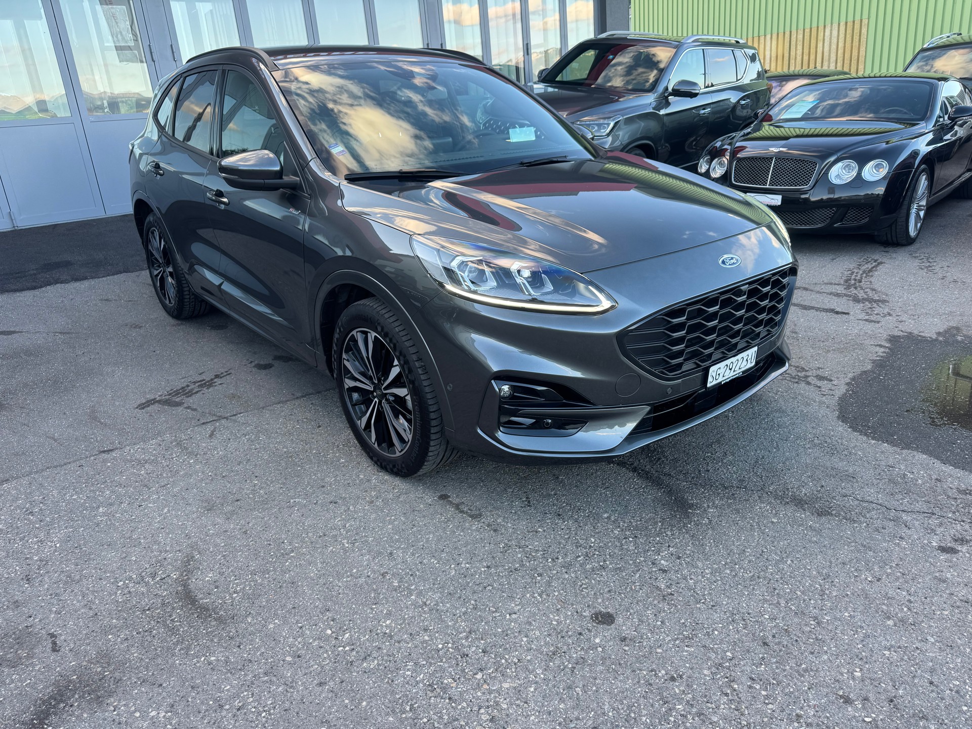 FORD Kuga 2.5 FHEV ST-Line X 4WD-image-1