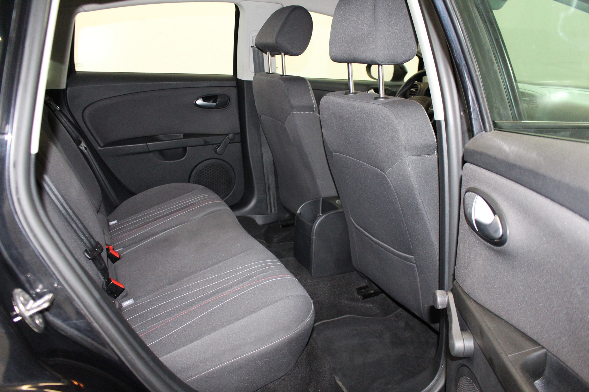SEAT Leon 1.2 TSI Reference-image-9