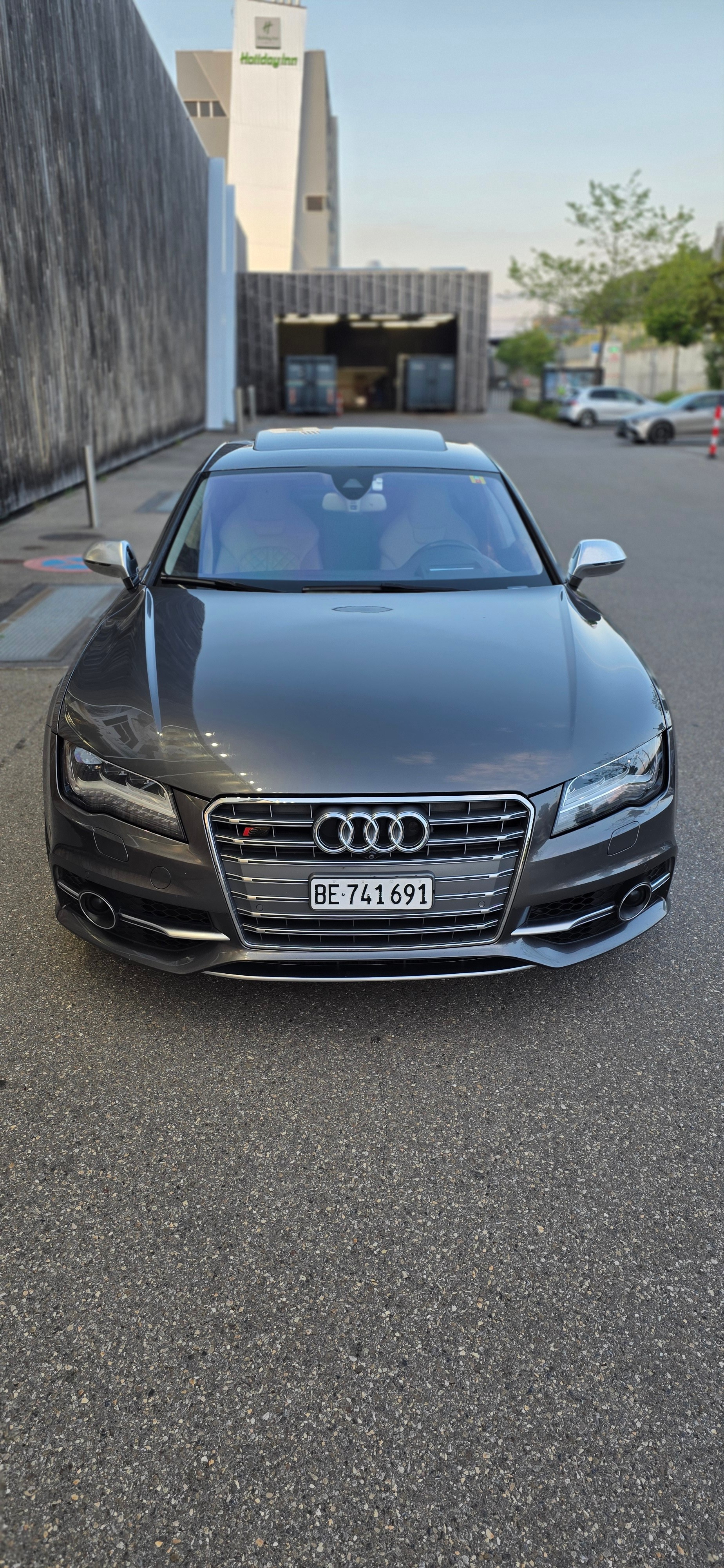 AUDI 4.0 V8 TFSI quattro S-Tronic-image-0