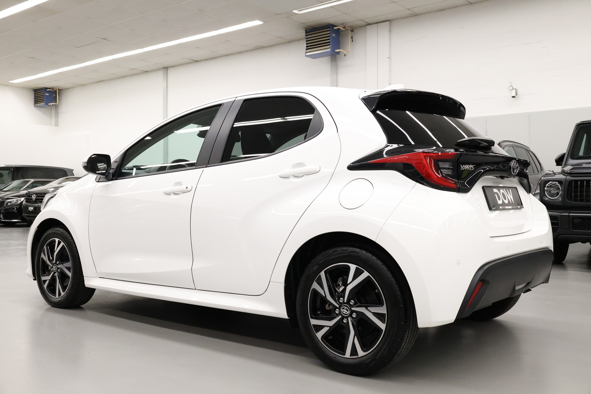 TOYOTA Yaris 1.5 VVT-i HSD Trend-image-4