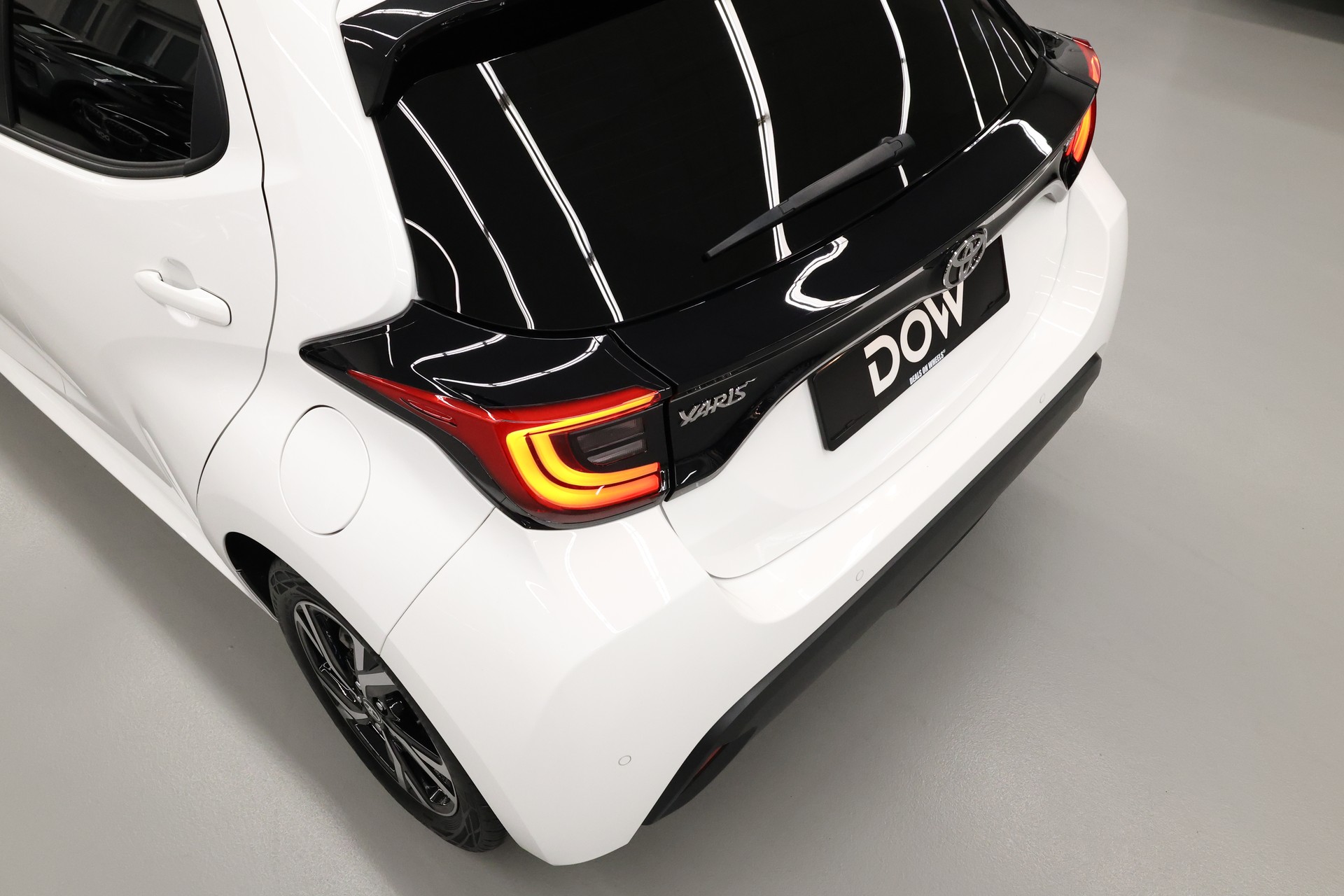 TOYOTA Yaris 1.5 VVT-i HSD Trend-image-8