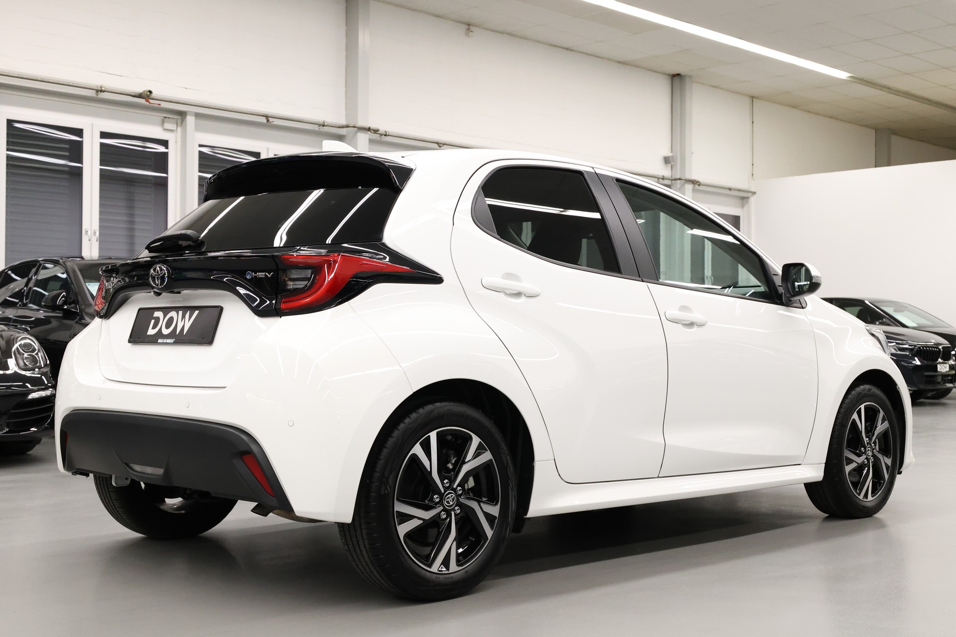 TOYOTA Yaris 1.5 VVT-i HSD Trend-showroom-element-3