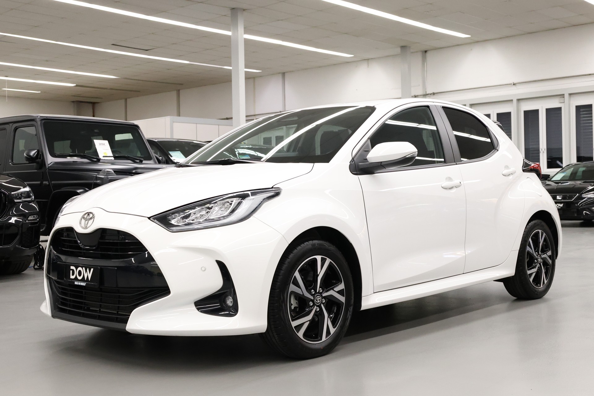 TOYOTA Yaris 1.5 VVT-i HSD Trend-showroom-element-2