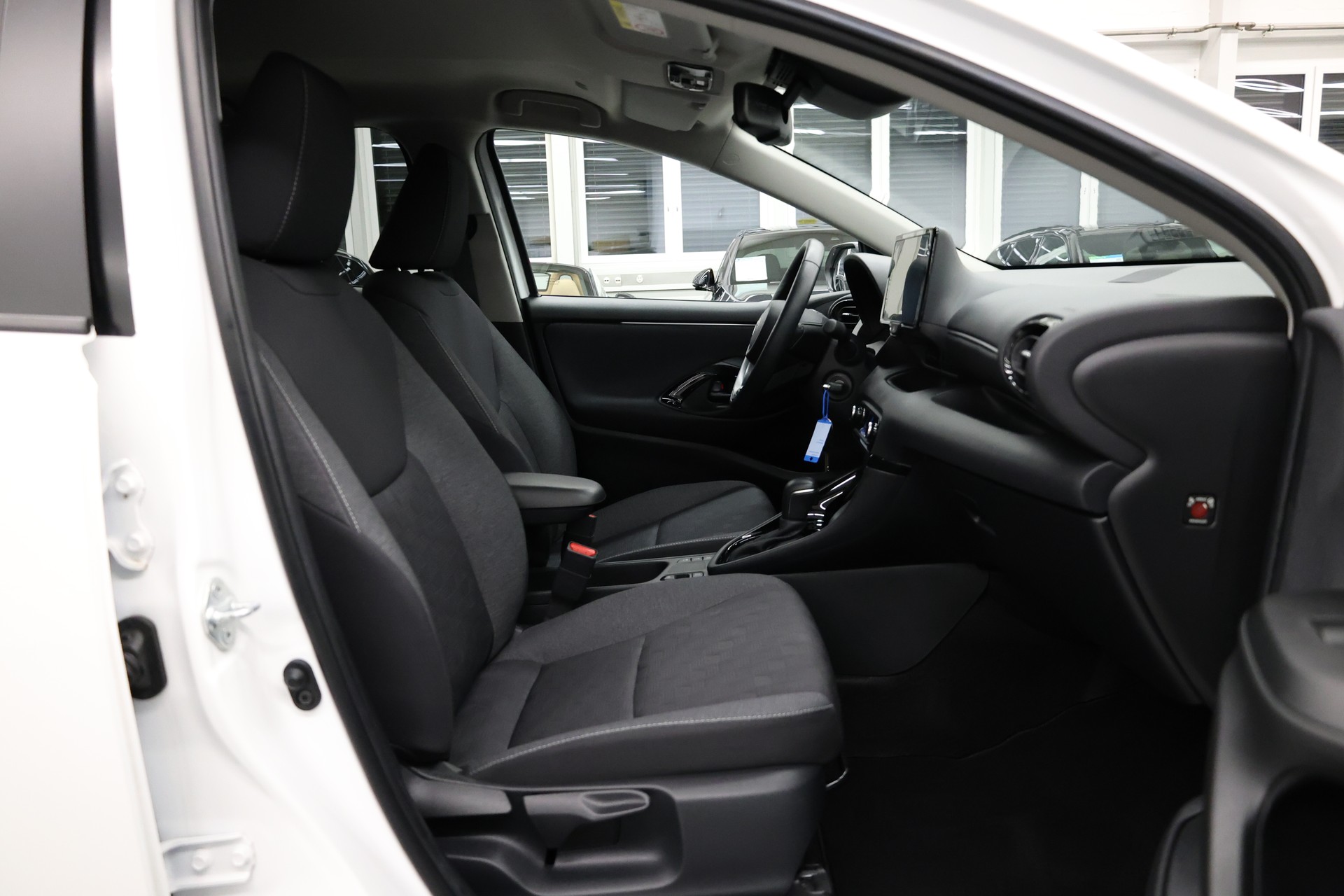 TOYOTA Yaris 1.5 VVT-i HSD Trend-image-13