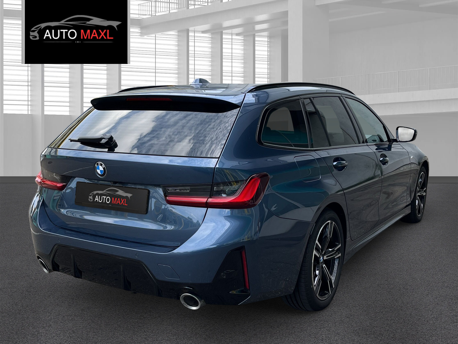 BMW 330i Touring xDrive SAG M Sport-image-2