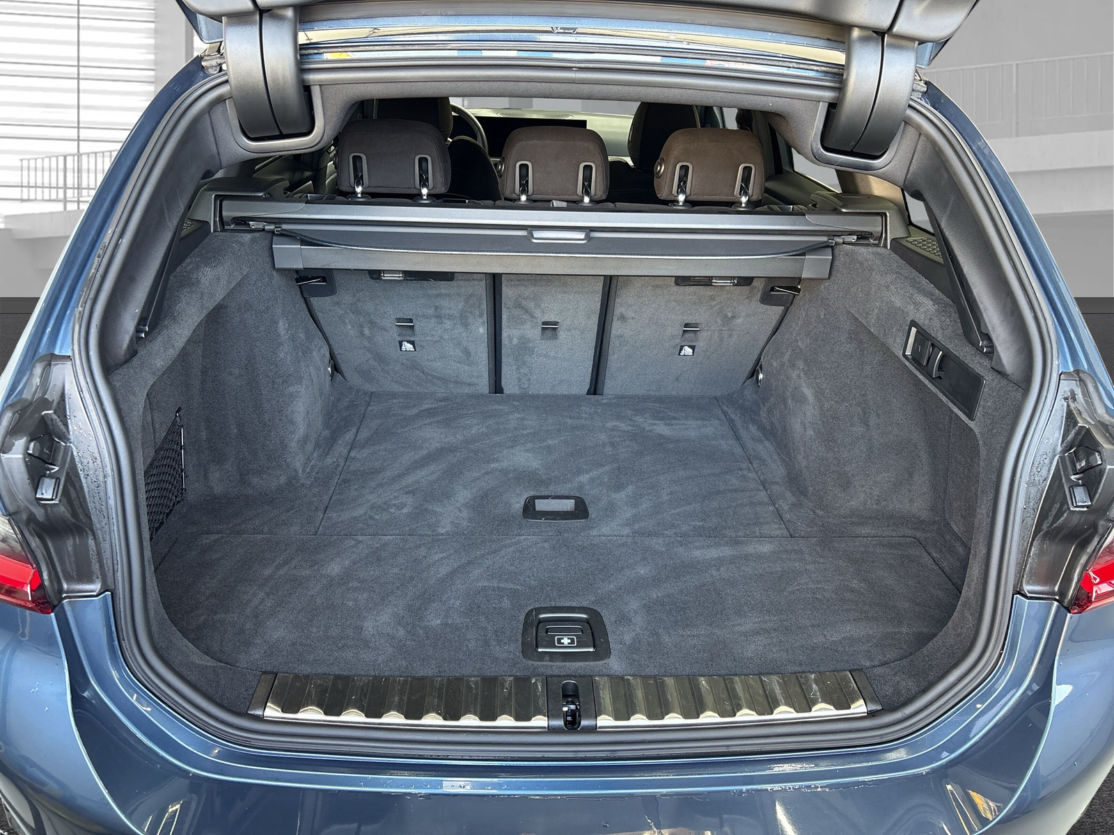 BMW 330i Touring xDrive SAG M Sport-image-17