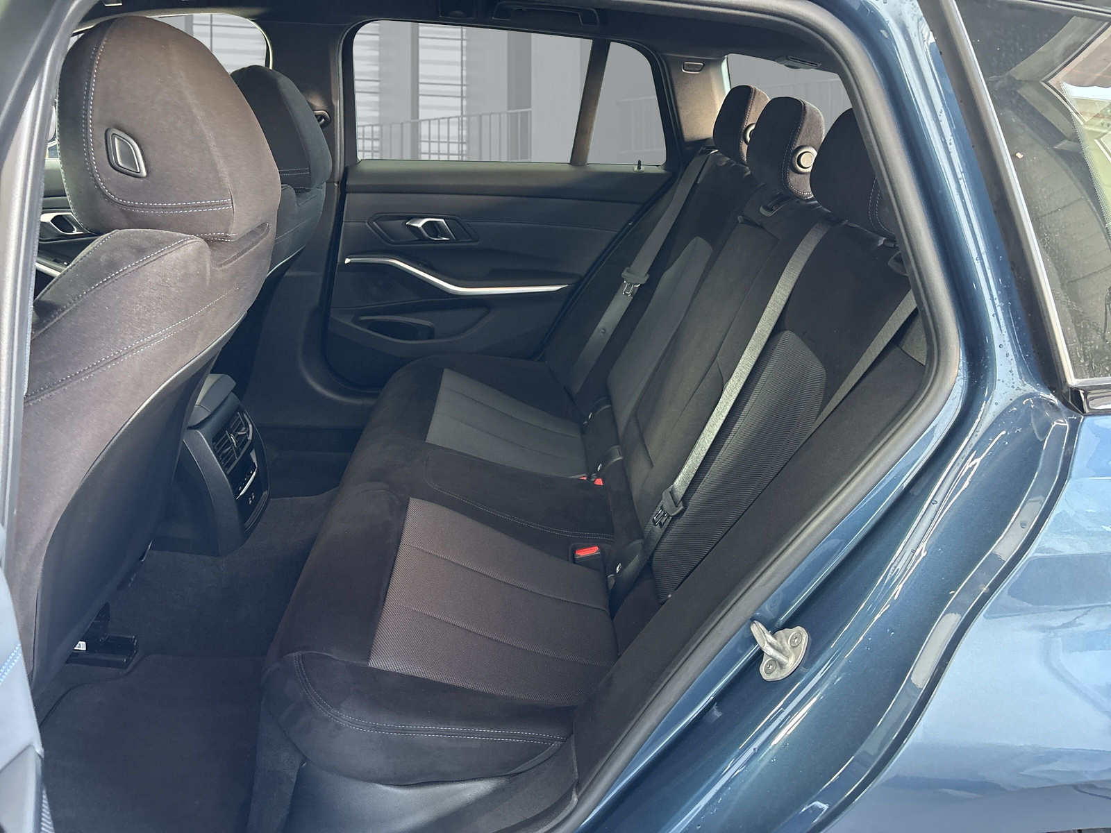 BMW 330i Touring xDrive SAG M Sport-image-14
